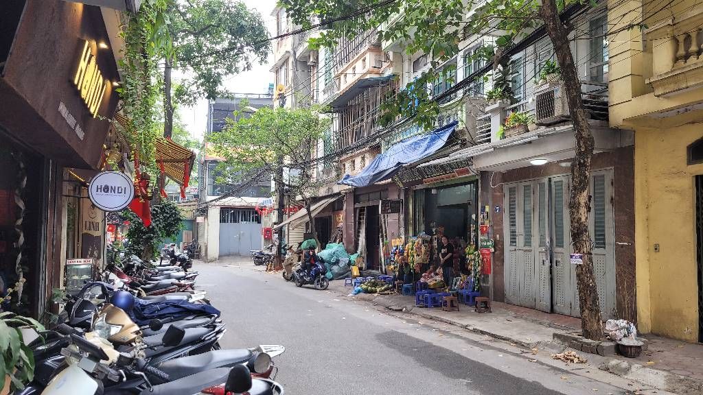 Bán nhà Minh Khai - diện tích 109m2 5 tầng - ô tô vào tận nhà - giá 18,5 tỷ