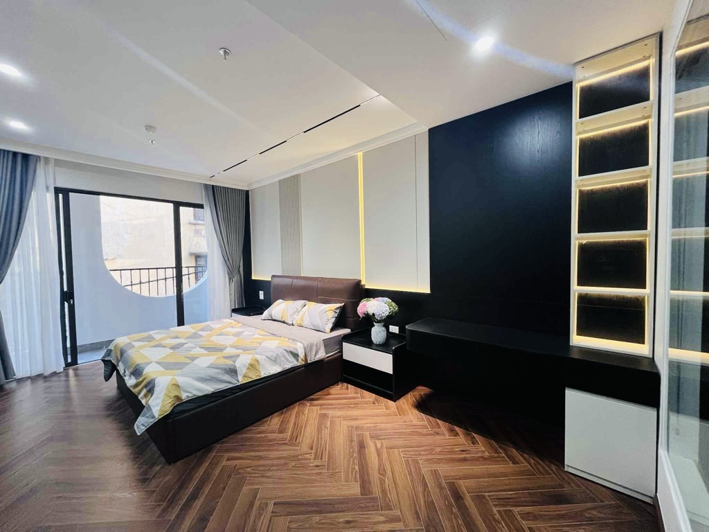 Bán nhà Mạc Thái Tổ - diện tích 50m2 7 tầng - Phân lô phố VIP Cầu Giấy - giá 33,8 tỷ