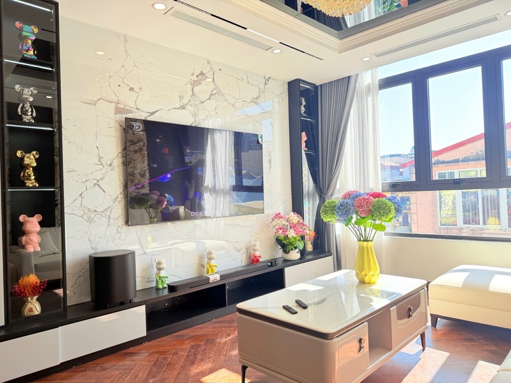 Bán nhà Mạc Thái Tổ - diện tích 50m2 7 tầng - Phân lô phố VIP Cầu Giấy - giá 33,8 tỷ