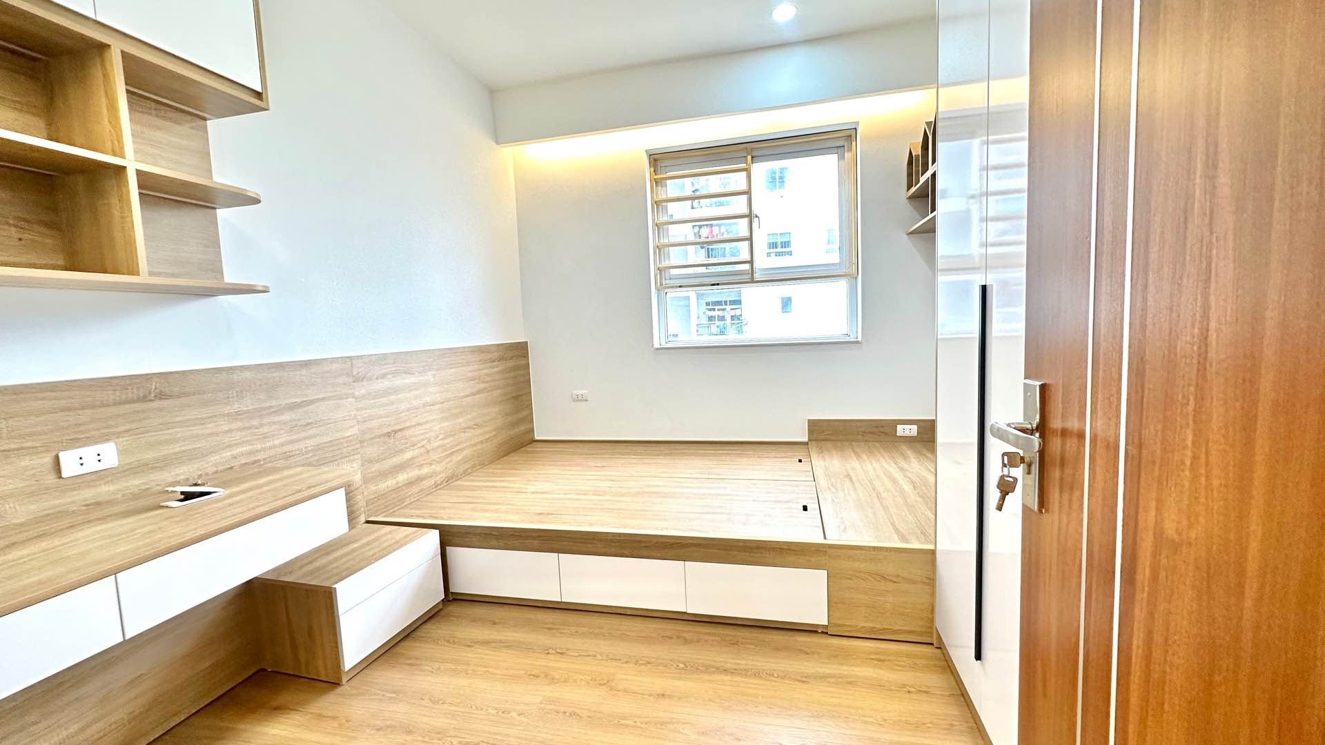 Bán nhà Tam Trinh - diện tích 105m2 1 tầng - Căn hộ 3 ngủ giữa trung tâm - giá 8,3 tỷ