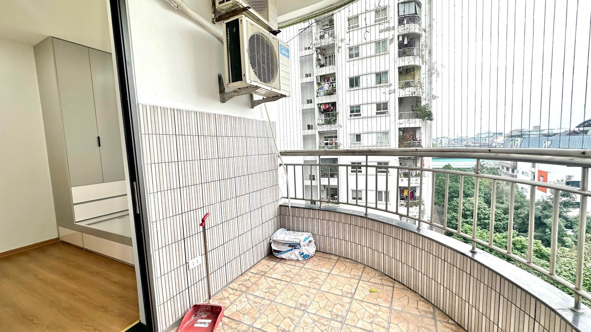 Bán nhà Tam Trinh - diện tích 105m2 1 tầng - Căn hộ 3 ngủ giữa trung tâm - giá 8,3 tỷ