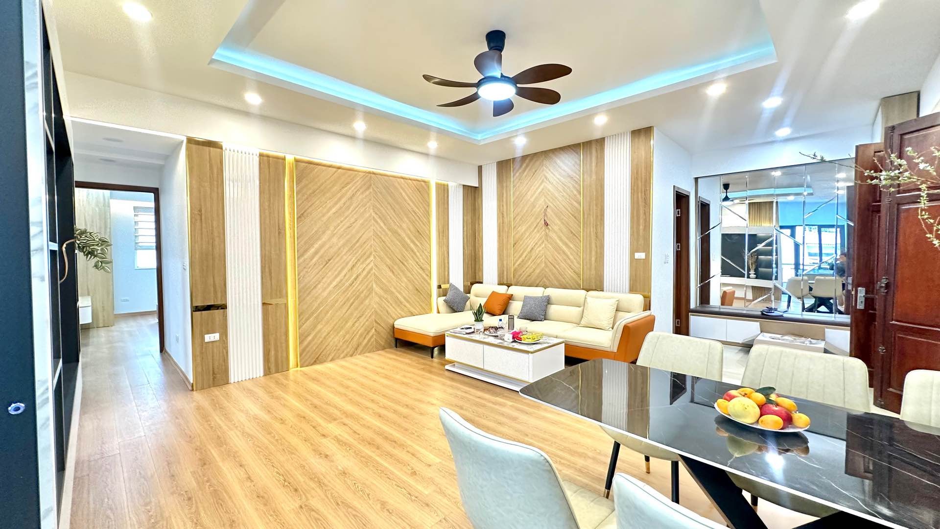 Bán nhà Tam Trinh - diện tích 105m2 1 tầng - Căn hộ 3 ngủ giữa trung tâm - giá 8,3 tỷ