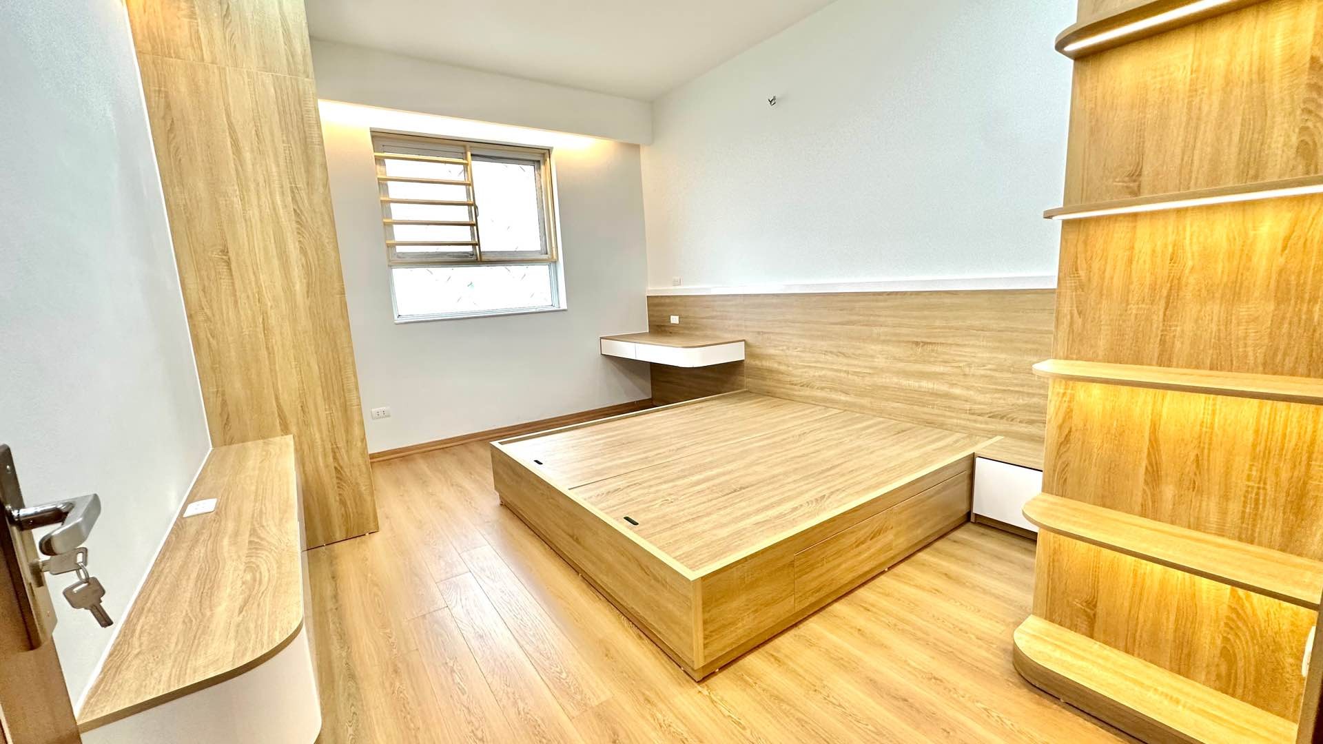 Bán nhà Tam Trinh - diện tích 105m2 1 tầng - Căn hộ 3 ngủ giữa trung tâm - giá 8,3 tỷ