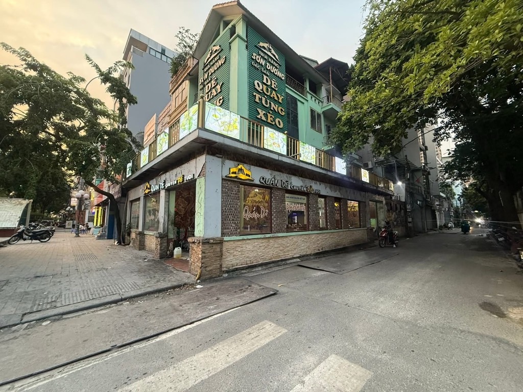 Bán nhà Khuất Duy Tiến - diện tích 191m2 4 tầng - Lô góc, 1 mặt phố 1 mặt ngõ ô tô tránh - giá 69 tỷ