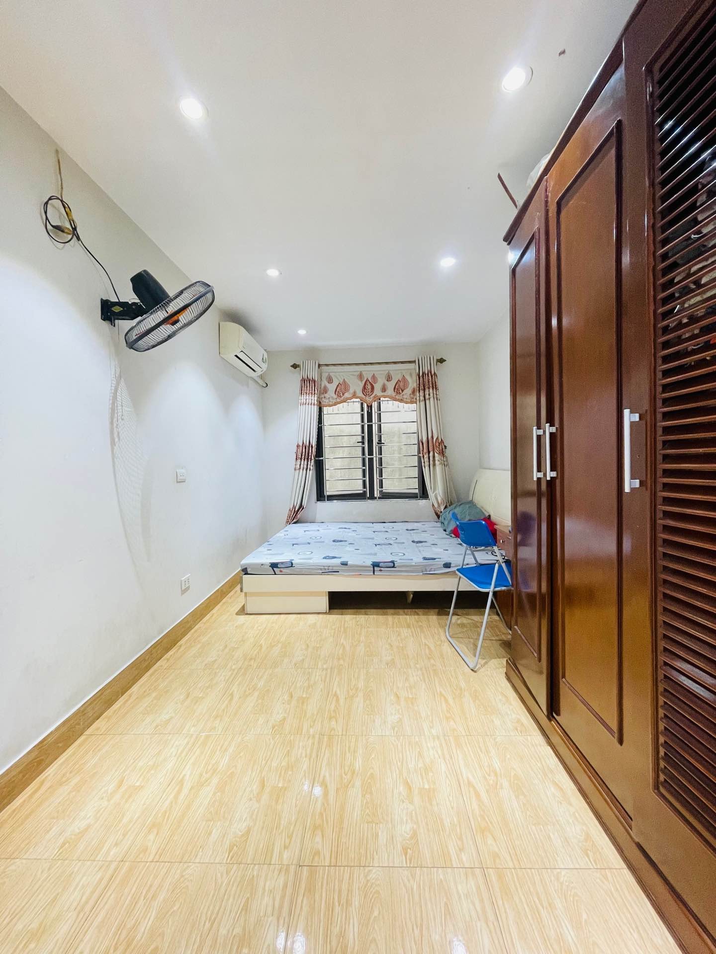 Bán nhà Nguyễn Chính - diện tích 38m2 3 tầng - Lô góc - giá 5,05 tỷ
