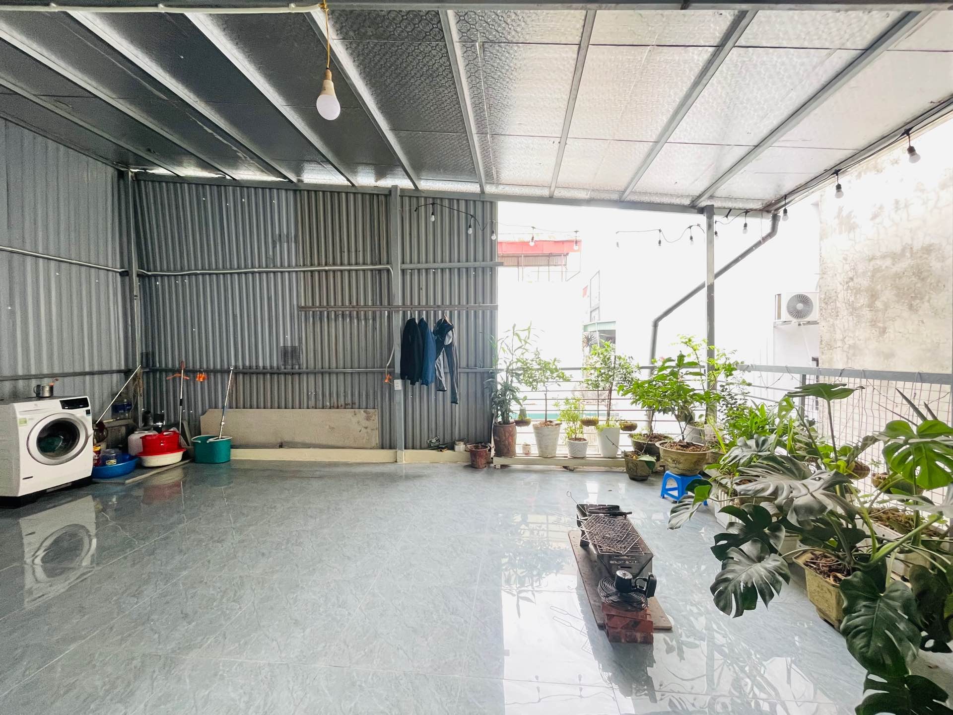 Bán nhà Nguyễn Chính - diện tích 38m2 3 tầng - Lô góc - giá 5,05 tỷ