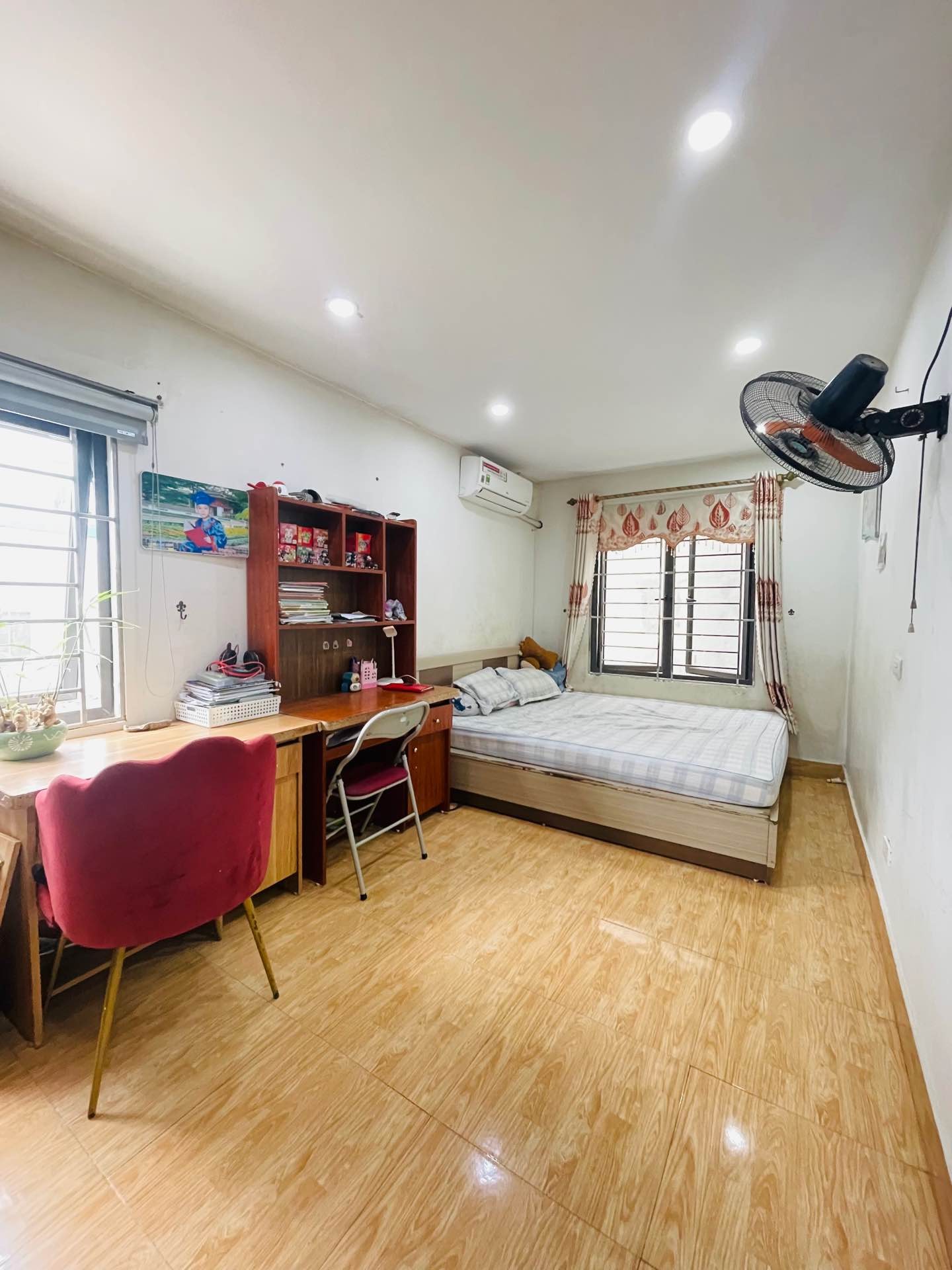Bán nhà Nguyễn Chính - diện tích 38m2 3 tầng - Lô góc - giá 5,05 tỷ