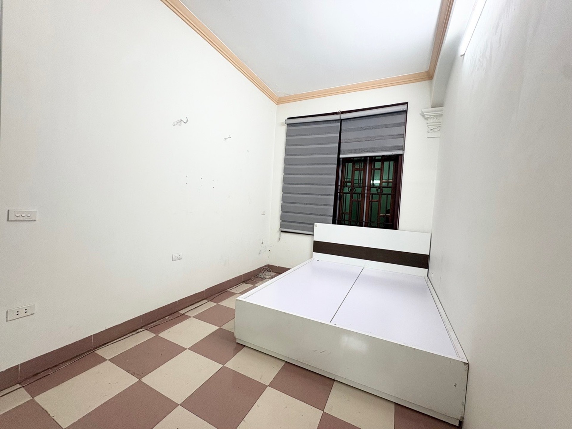 Bán nhà Yên Sở - diện tích 107m2 3 tầng - Ô TÔ TRÁNH - giá 33,6 tỷ