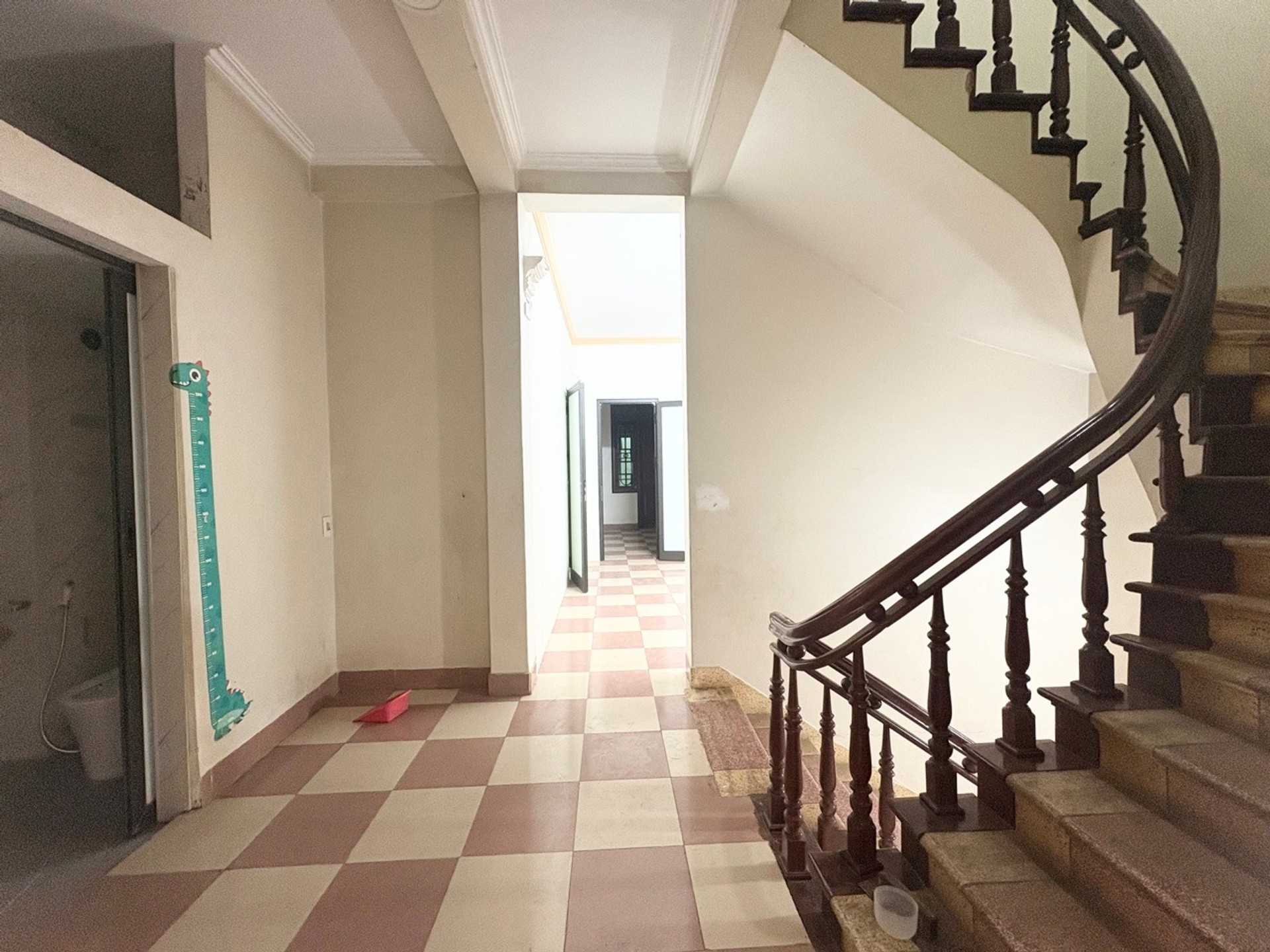 Bán nhà Yên Sở - diện tích 107m2 3 tầng - Ô TÔ TRÁNH - giá 33,6 tỷ