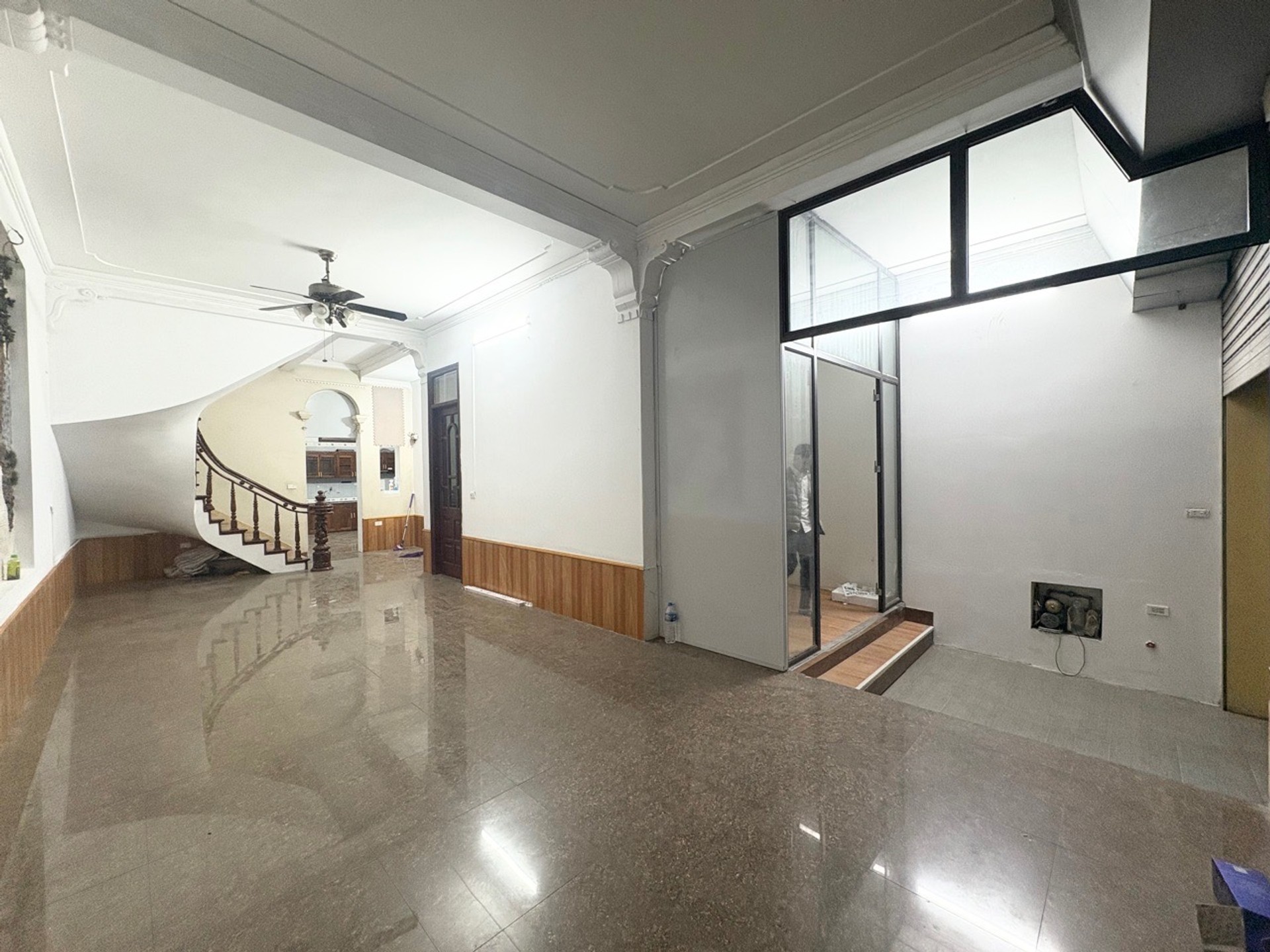 Bán nhà Yên Sở - diện tích 107m2 3 tầng - Ô TÔ TRÁNH - giá 33,6 tỷ