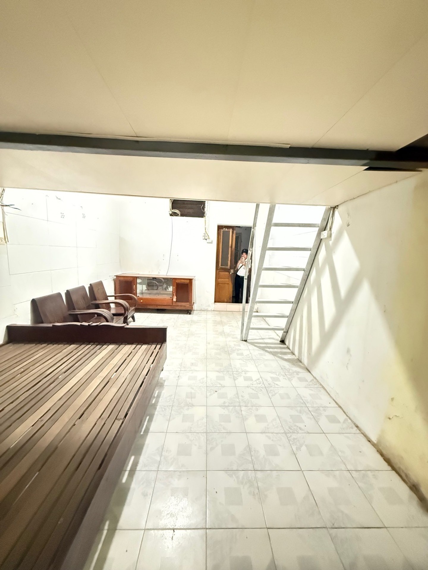 Bán nhà Lò Đúc - diện tích 40m2 1 tầng - Ô TÔ ĐỖ GẦN - giá 2,75 tỷ