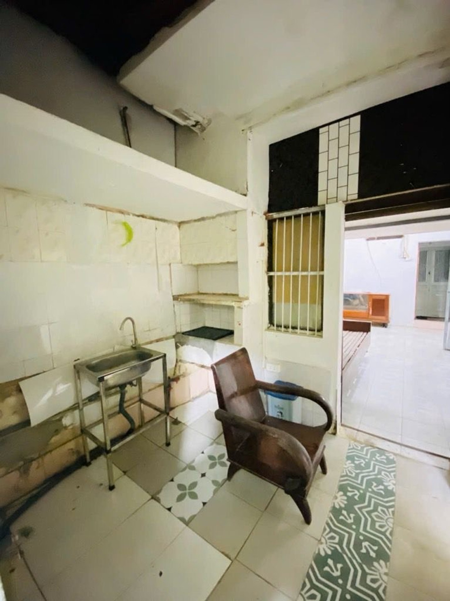 Bán nhà Lò Đúc - diện tích 40m2 1 tầng - Ô TÔ ĐỖ GẦN - giá 2,75 tỷ