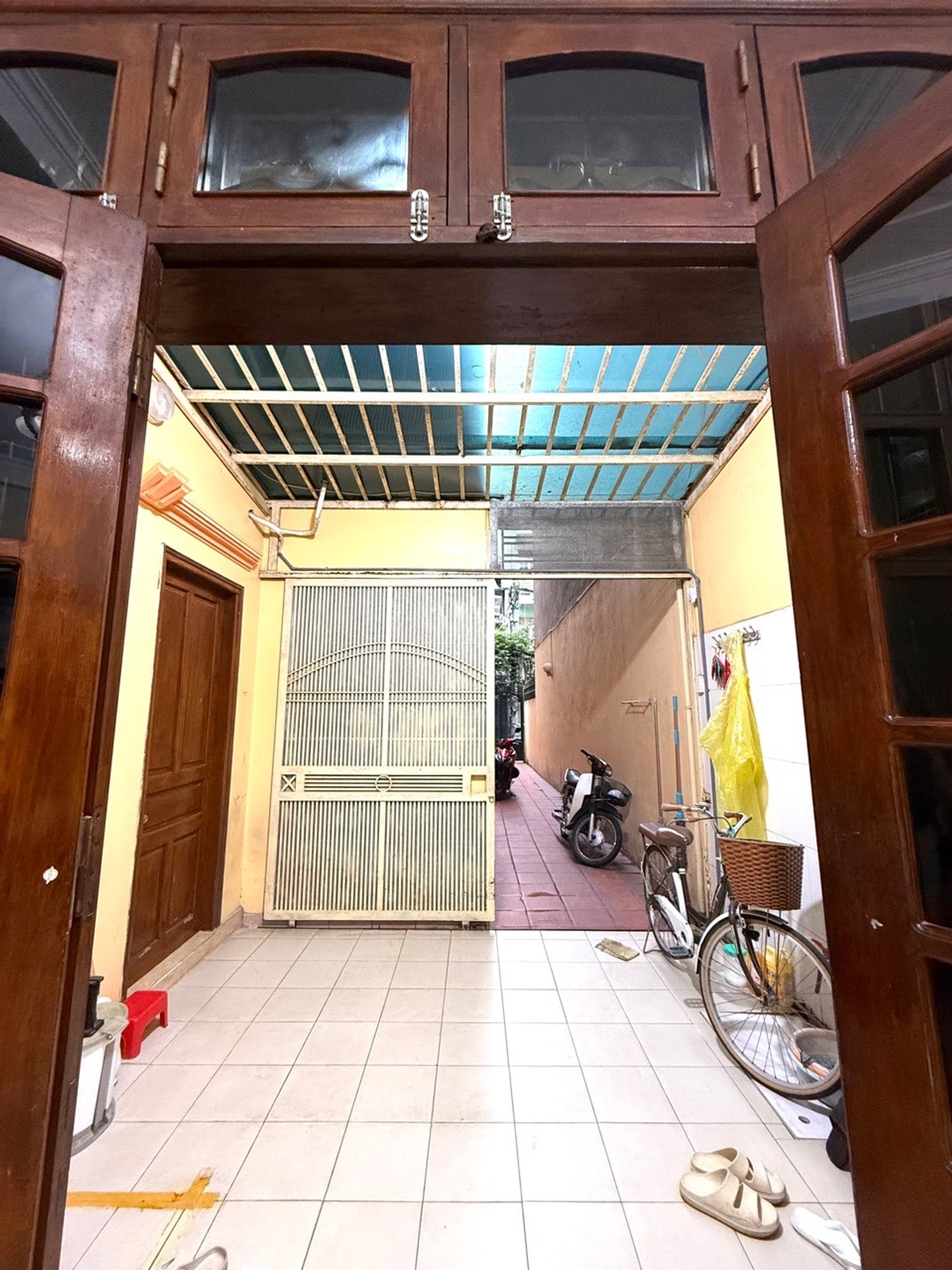 Bán nhà Nguyễn Viết Xuân - diện tích 75m2 4 tầng - Ô tô đỗ cổng - giá 19 tỷ