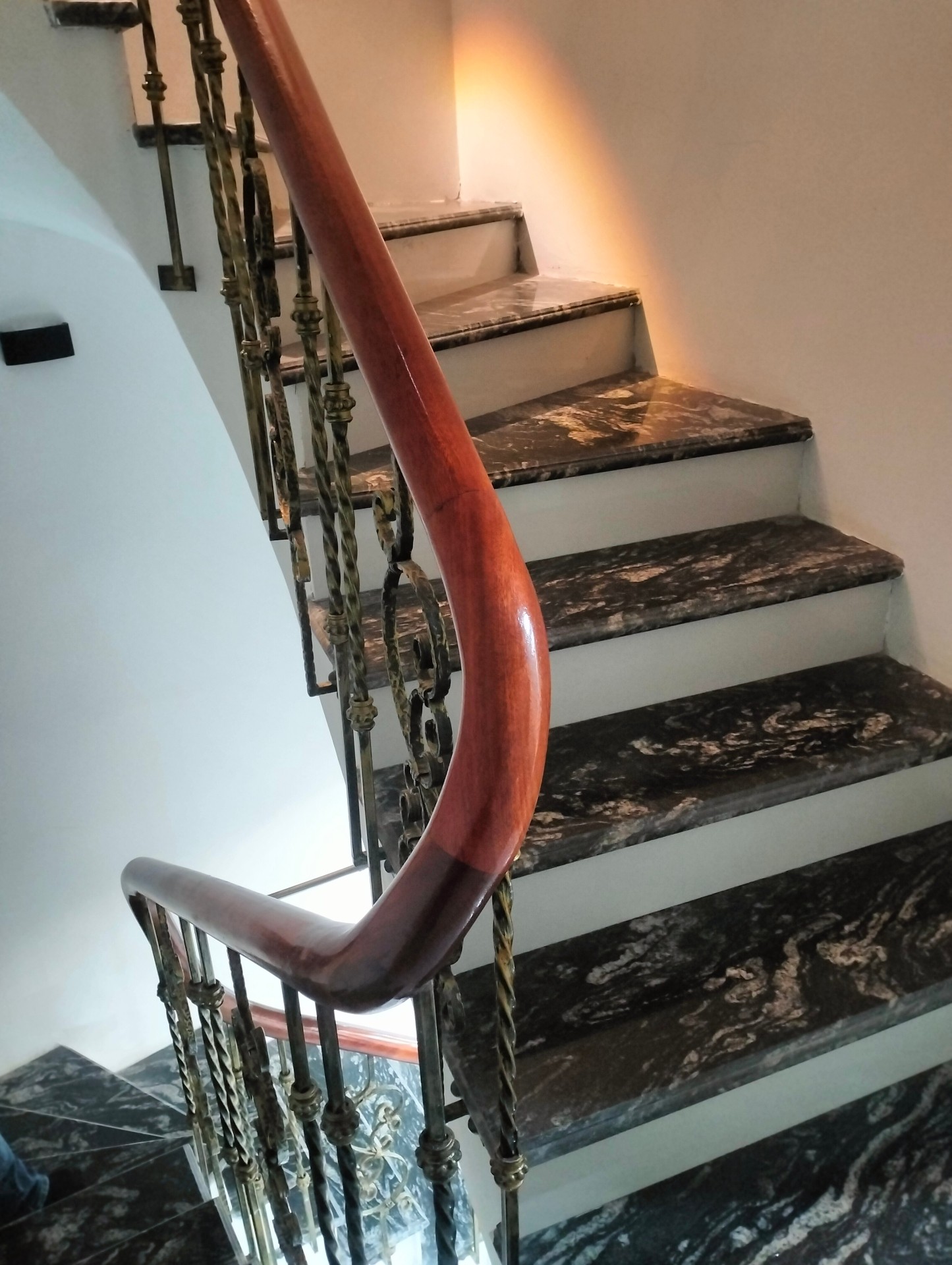 Bán nhà Tam Trinh - diện tích 45m2 5 tầng - Ô TÔ TRÁNH - giá 11,5 tỷ