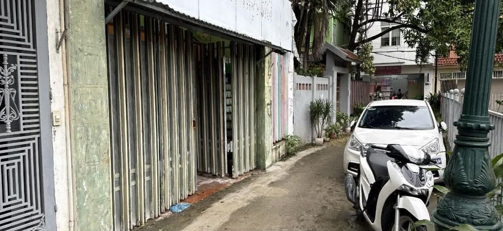 Bán nhà Giáp Bát - diện tích 98.5m2 4 tầng - Ô tô vào trong nhà - giá 25,5 tỷ