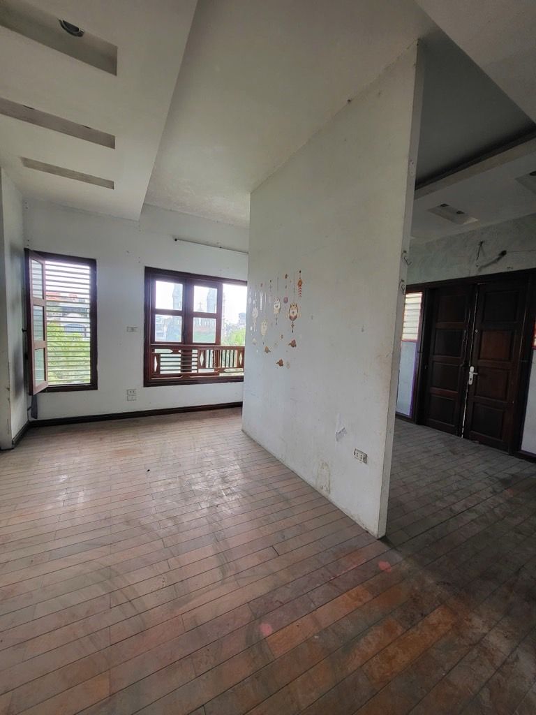 Bán nhà Giáp Bát - diện tích 98.5m2 4 tầng - Ô tô vào trong nhà - giá 25,5 tỷ