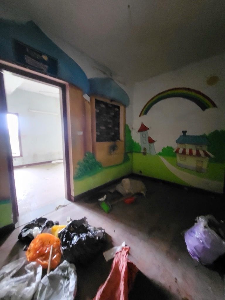 Bán nhà Giáp Bát - diện tích 98.5m2 4 tầng - Ô tô vào trong nhà - giá 25,5 tỷ