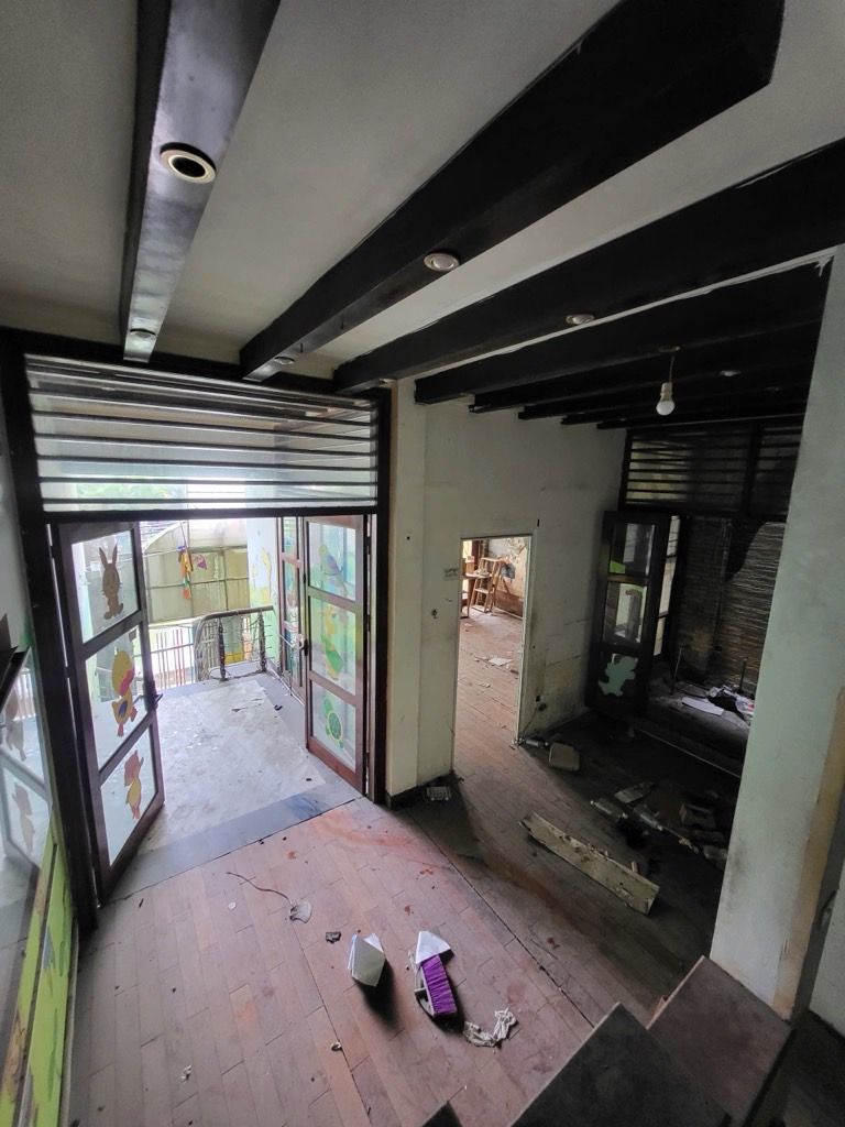 Bán nhà Giáp Bát - diện tích 98.5m2 4 tầng - Ô tô vào trong nhà - giá 25,5 tỷ