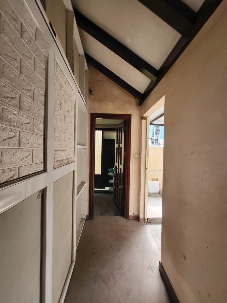 Bán nhà Giáp Bát - diện tích 98.5m2 4 tầng - Ô tô vào trong nhà - giá 25,5 tỷ