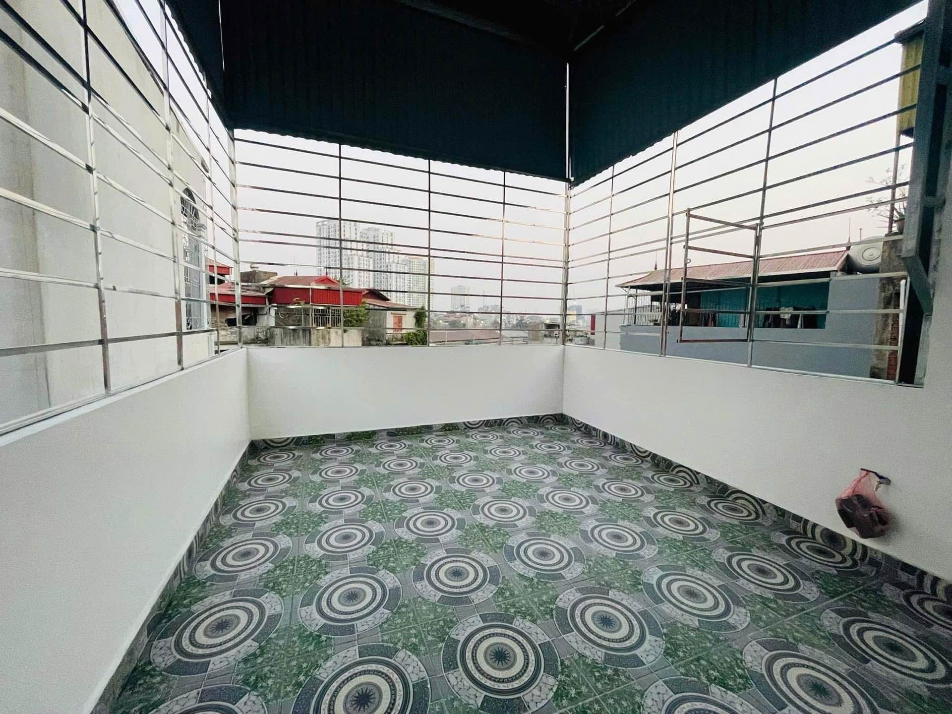 Bán nhà Giải Phóng - diện tích 38m2 5 tầng - ô tô đỗ cửa - giá 6,8 tỷ