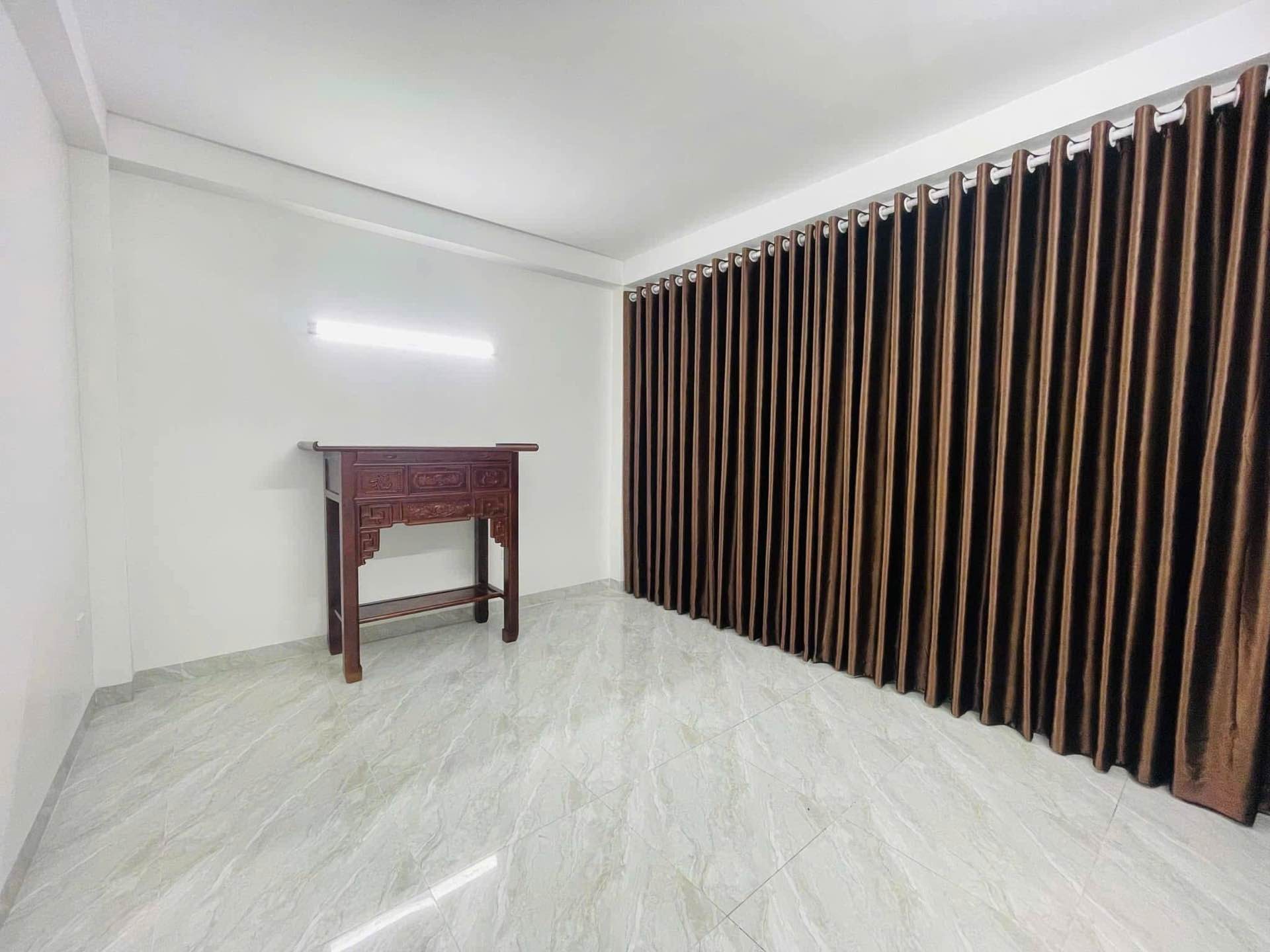 Bán nhà Giải Phóng - diện tích 38m2 5 tầng - ô tô đỗ cửa - giá 6,8 tỷ