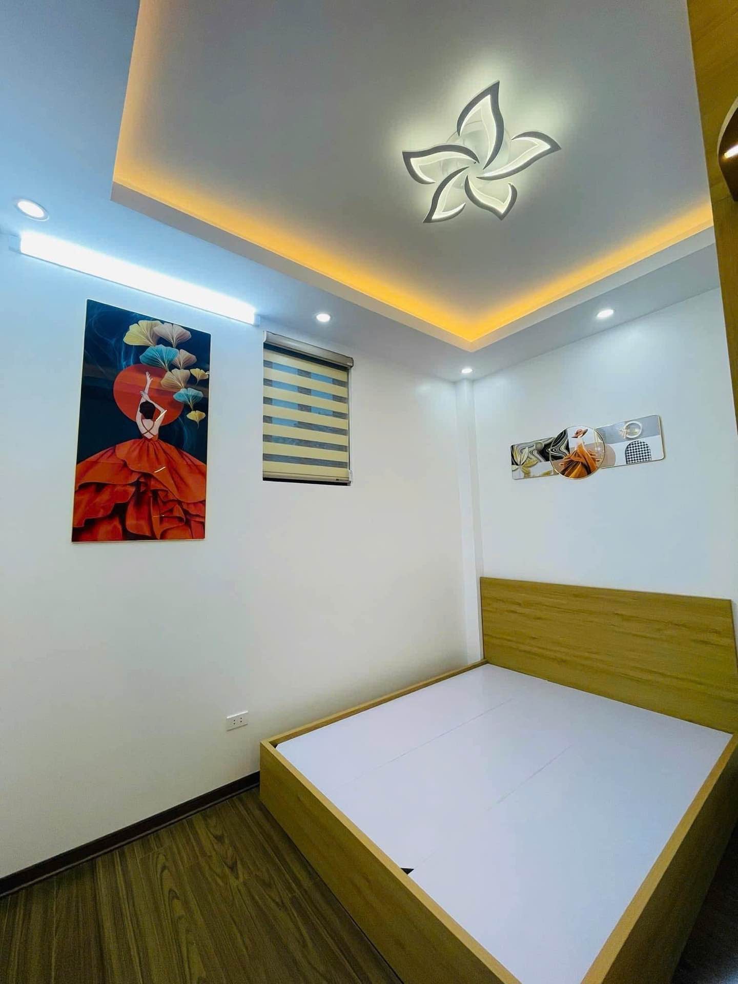Bán nhà Giải Phóng - diện tích 38m2 5 tầng - ô tô đỗ cửa - giá 6,8 tỷ
