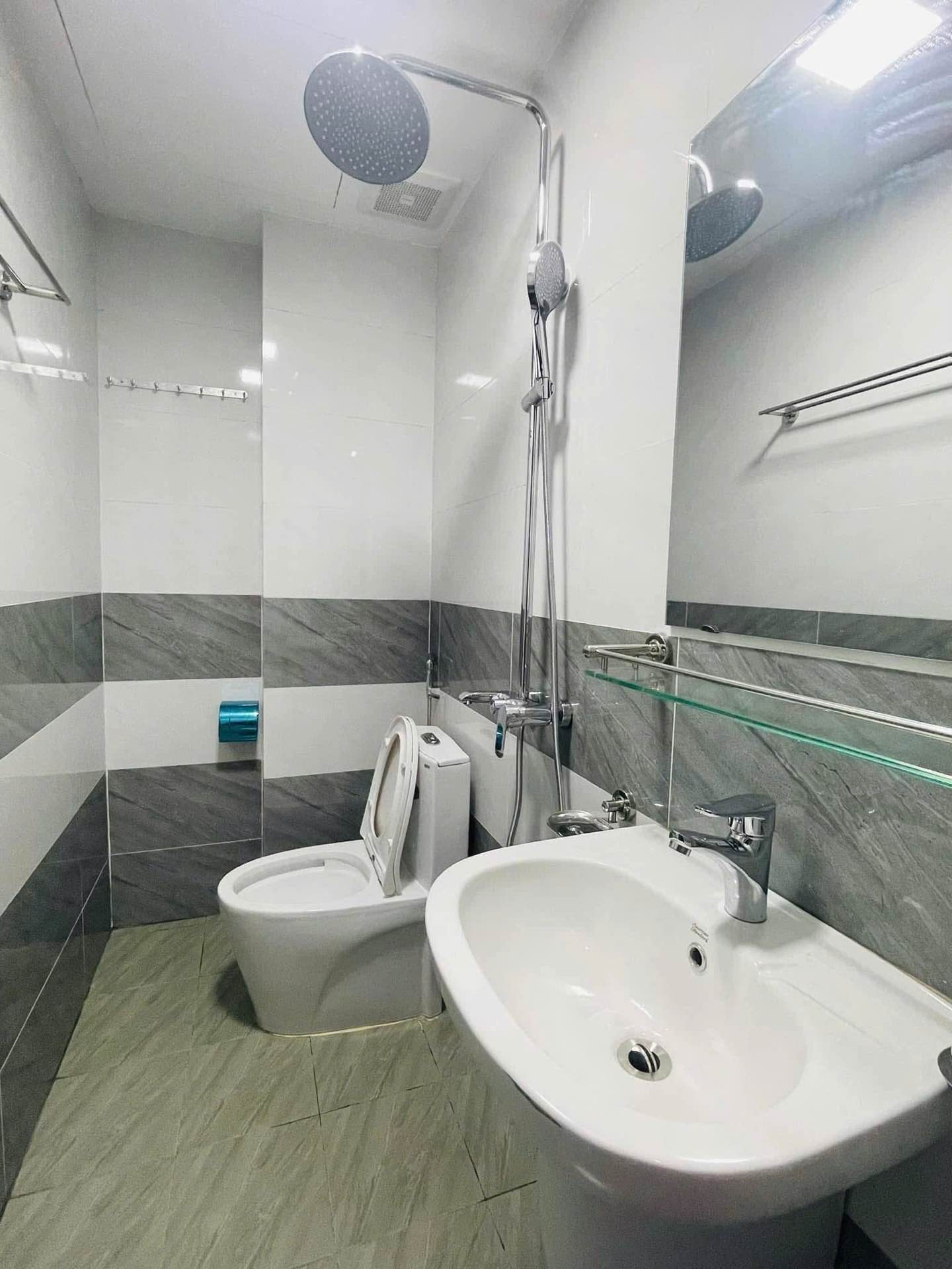 Bán nhà Giải Phóng - diện tích 38m2 5 tầng - ô tô đỗ cửa - giá 6,8 tỷ