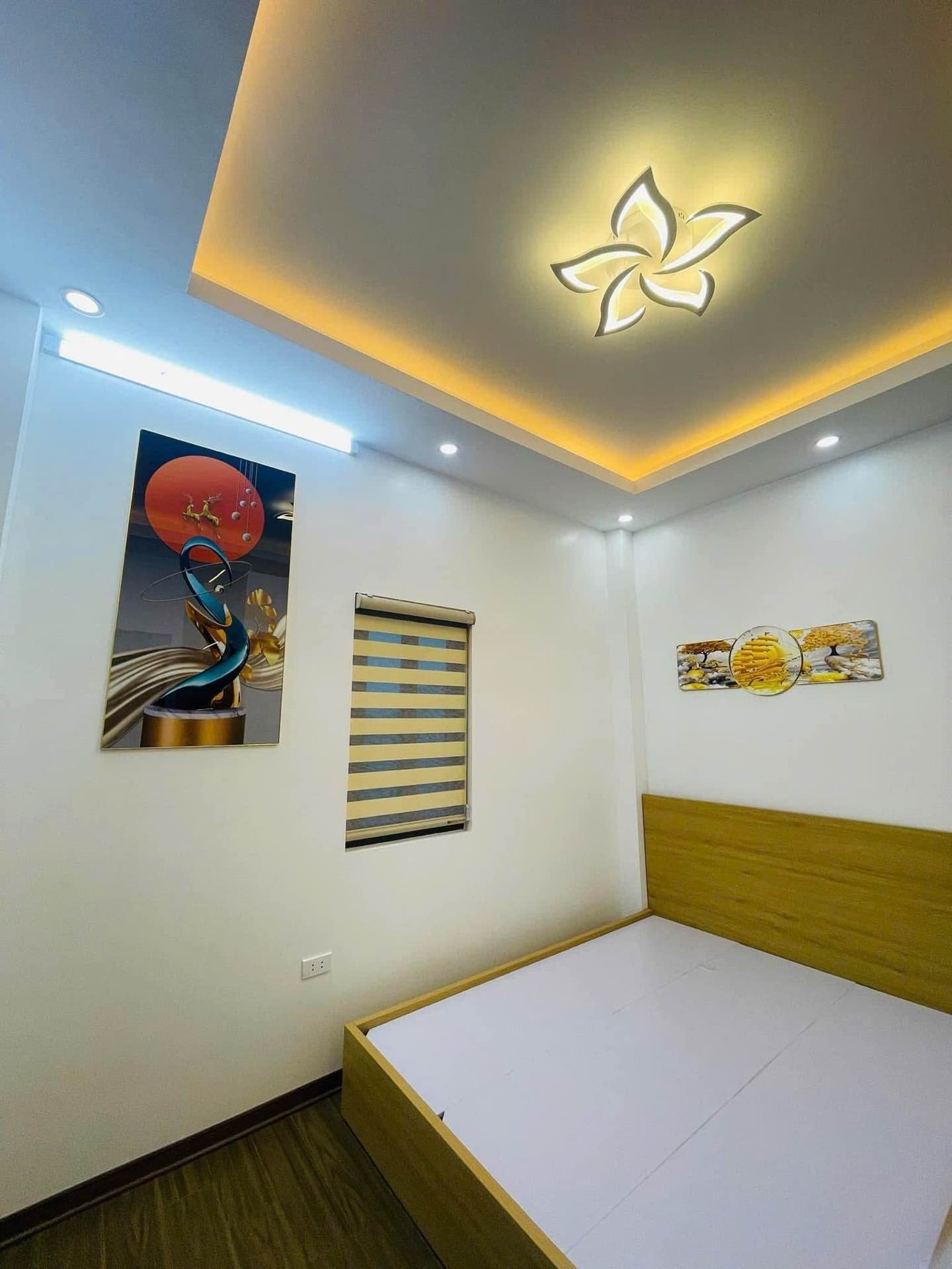 Bán nhà Giải Phóng - diện tích 38m2 5 tầng - ô tô đỗ cửa - giá 6,8 tỷ