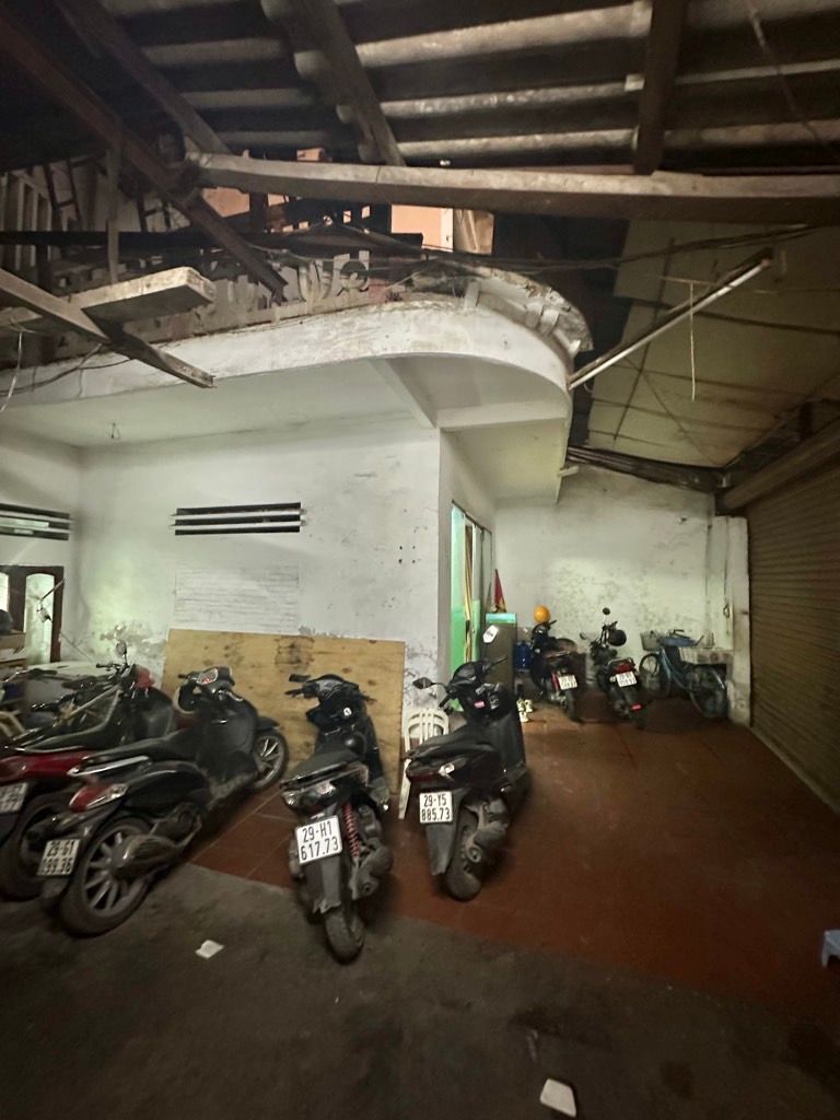 Bán nhà Yên Lạc - diện tích 110m2 3 tầng - ô tô vào nhà - giá 49,5 tỷ