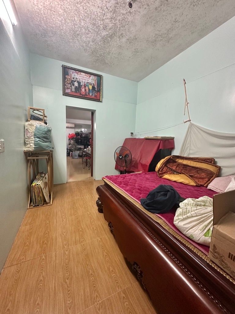 Bán nhà Yên Lạc - diện tích 110m2 3 tầng - ô tô vào nhà - giá 49,5 tỷ