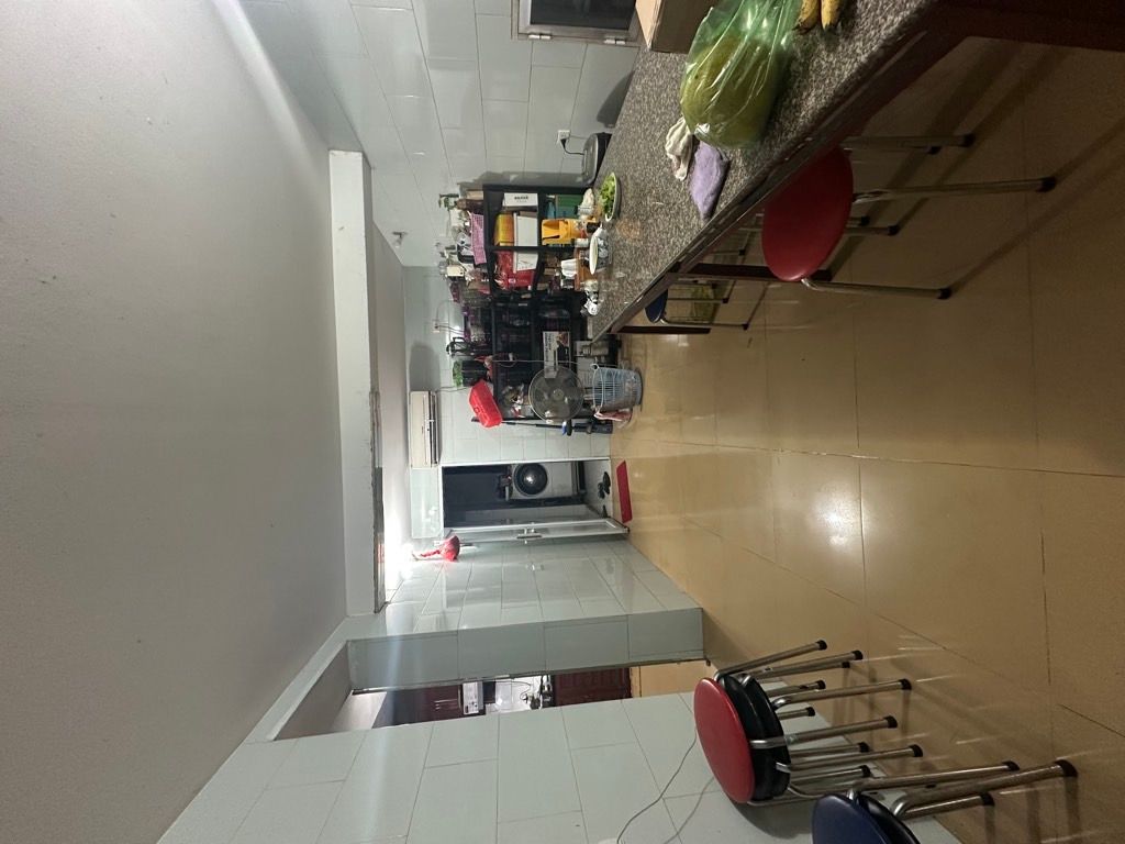 Bán nhà Yên Lạc - diện tích 110m2 3 tầng - ô tô vào nhà - giá 49,5 tỷ