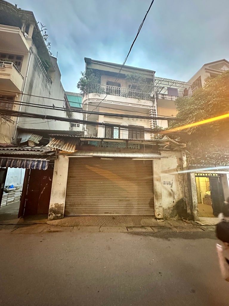 Bán nhà Yên Lạc - diện tích 110m2 3 tầng - ô tô vào nhà - giá 49,5 tỷ