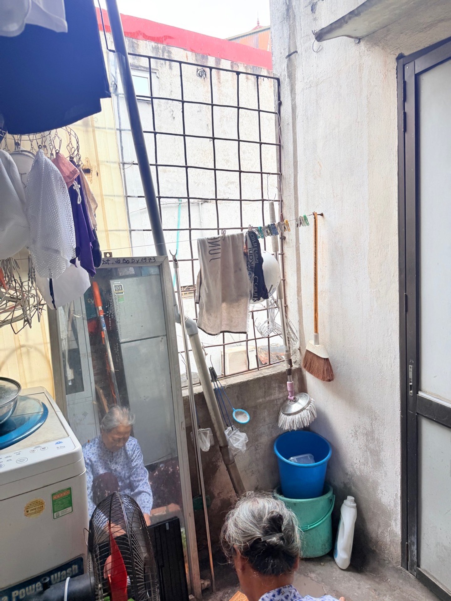 Bán nhà Hai Bà Trưng - diện tích 43m2 2 tầng - ô tô đỗ cửa - giá 12,6 tỷ