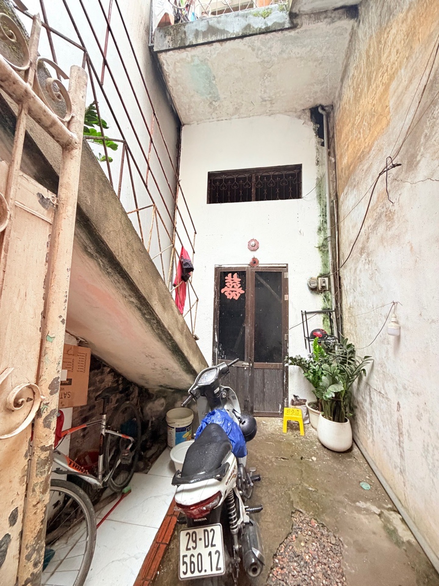 Bán nhà Hai Bà Trưng - diện tích 43m2 2 tầng - ô tô đỗ cửa - giá 12,6 tỷ