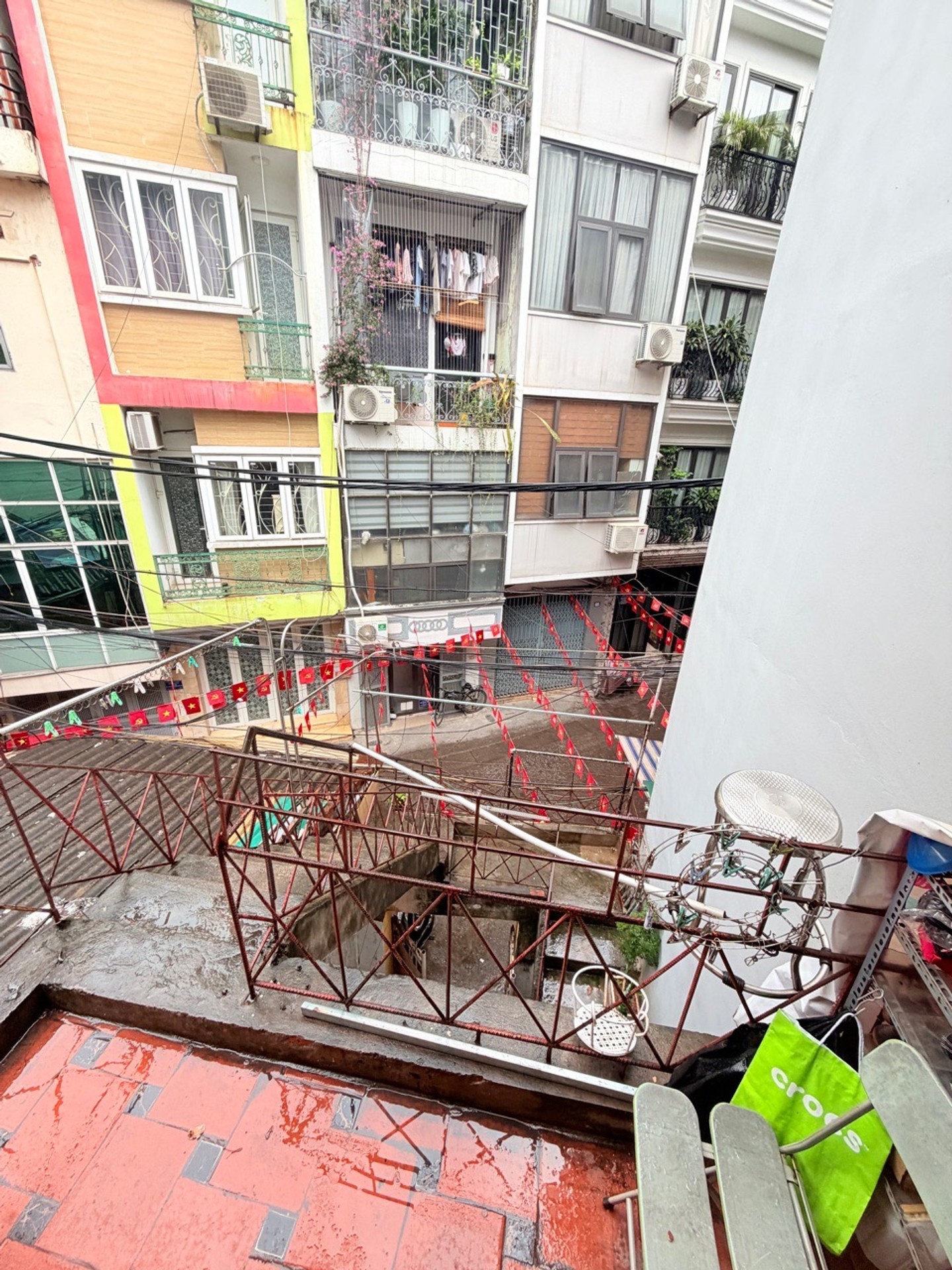 Bán nhà Hai Bà Trưng - diện tích 43m2 2 tầng - ô tô đỗ cửa - giá 12,6 tỷ