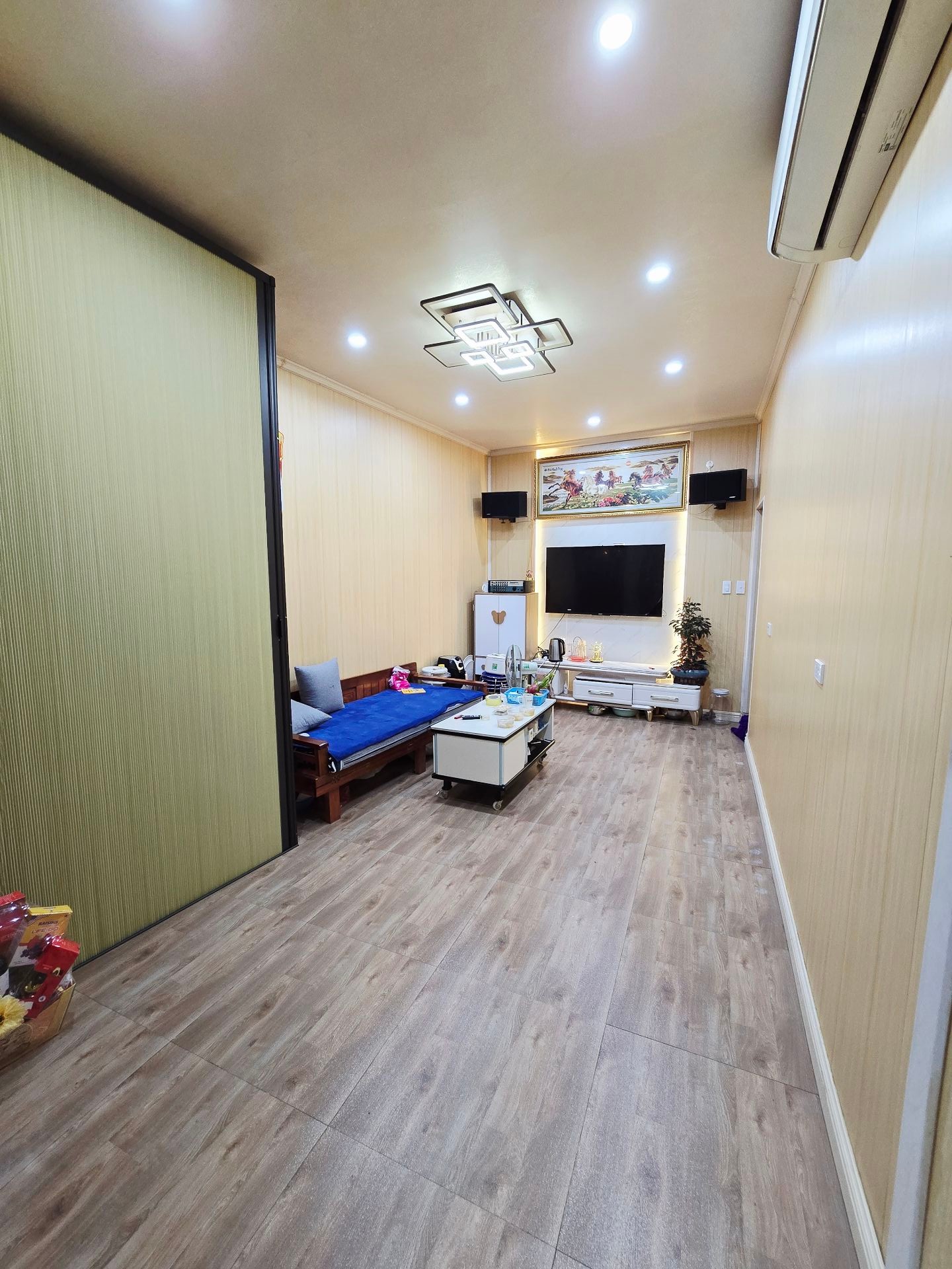 Bán nhà Ngô Thì Nhậm - diện tích 34m2 1 tầng - Nhà không nóc, mặt phố cách 10m - giá 4 tỷ
