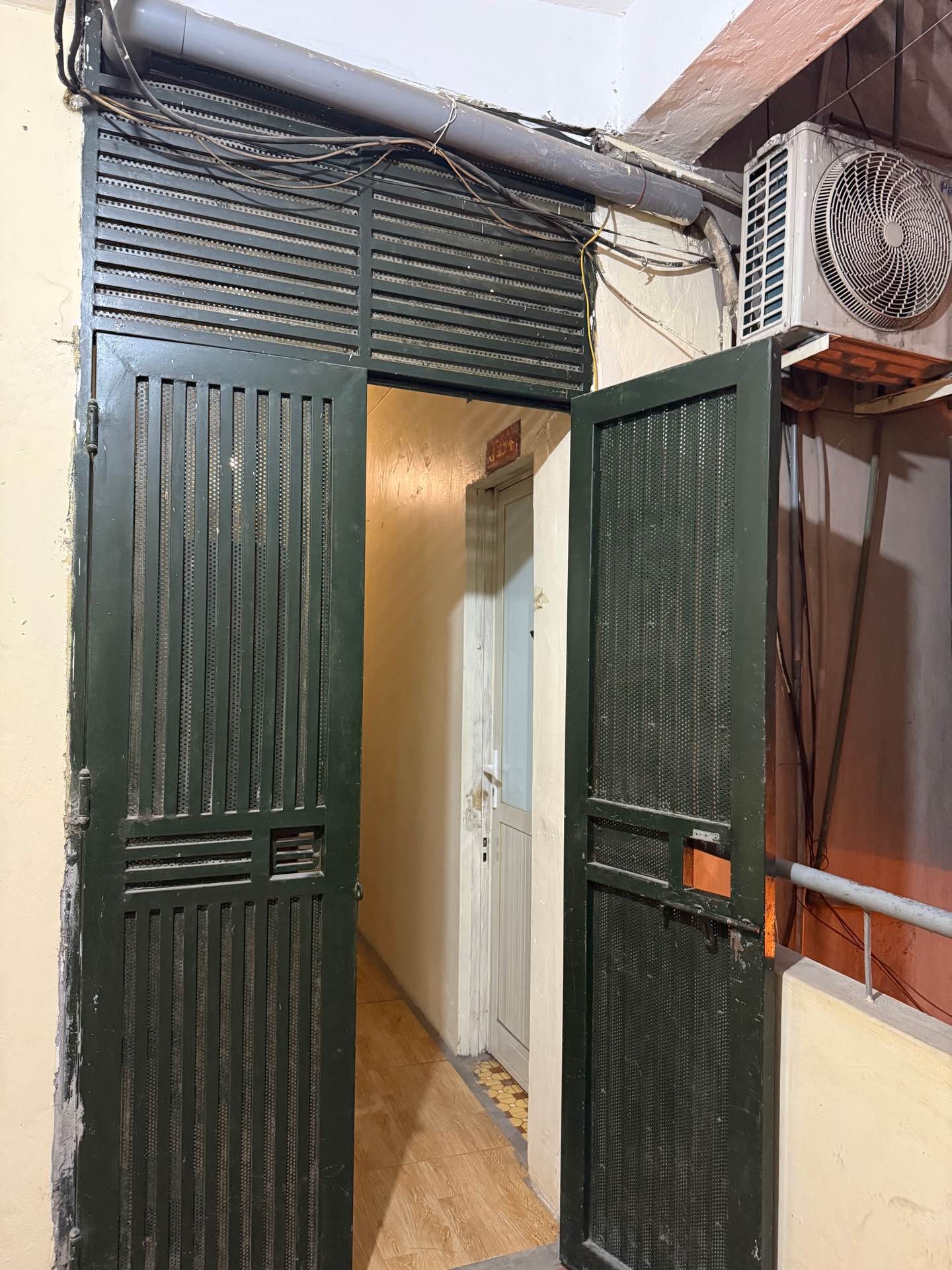 Bán nhà Ngọc Hồi - diện tích 50m2 2 tầng - Căn hộ tập thể thoáng mát - giá 3,4 tỷ
