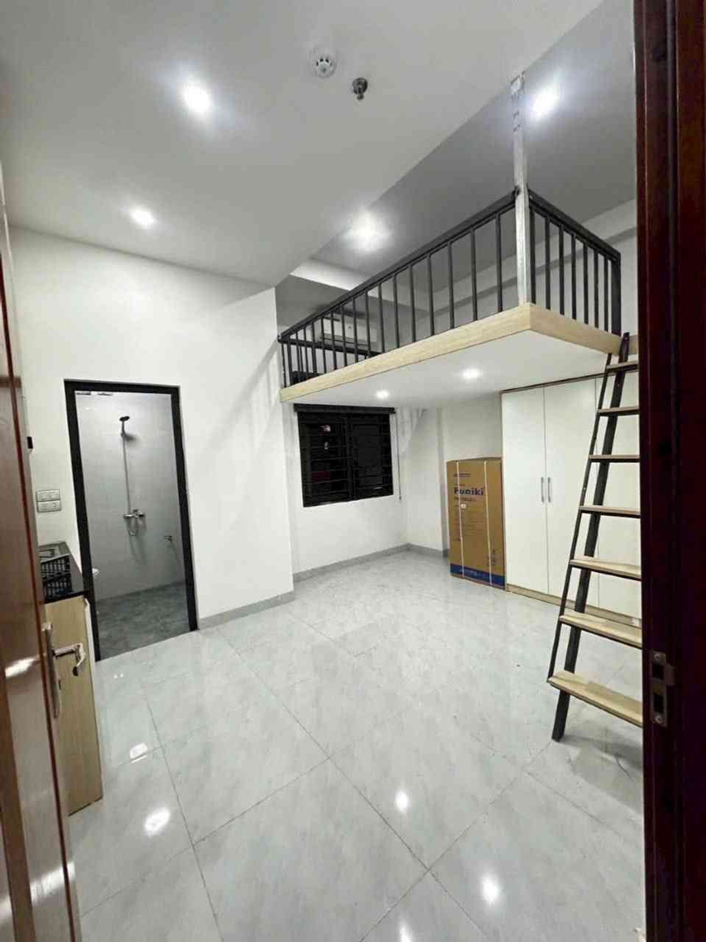Bán nhà Giải Phóng - diện tích 75m2 7 tầng - Thang máy - giá 15,9 tỷ