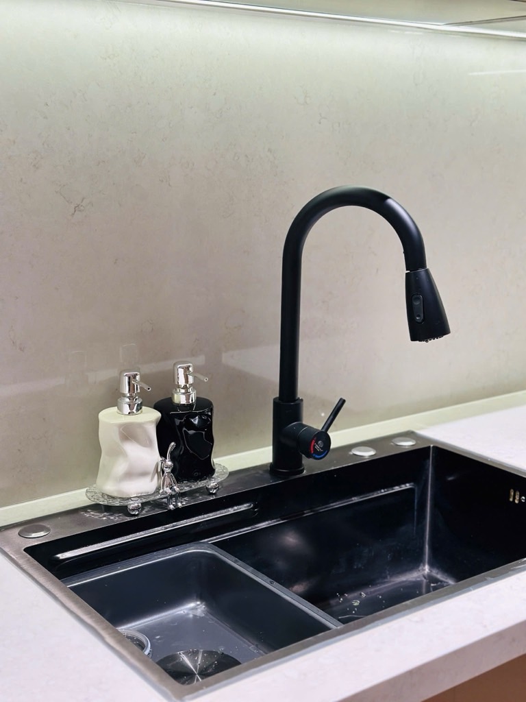 Bán nhà Hai Bà Trưng - diện tích 110m2 35 tầng - Căn hộ sang trọng như penthouse đẳng cấp 5* - giá 15,8 tỷ