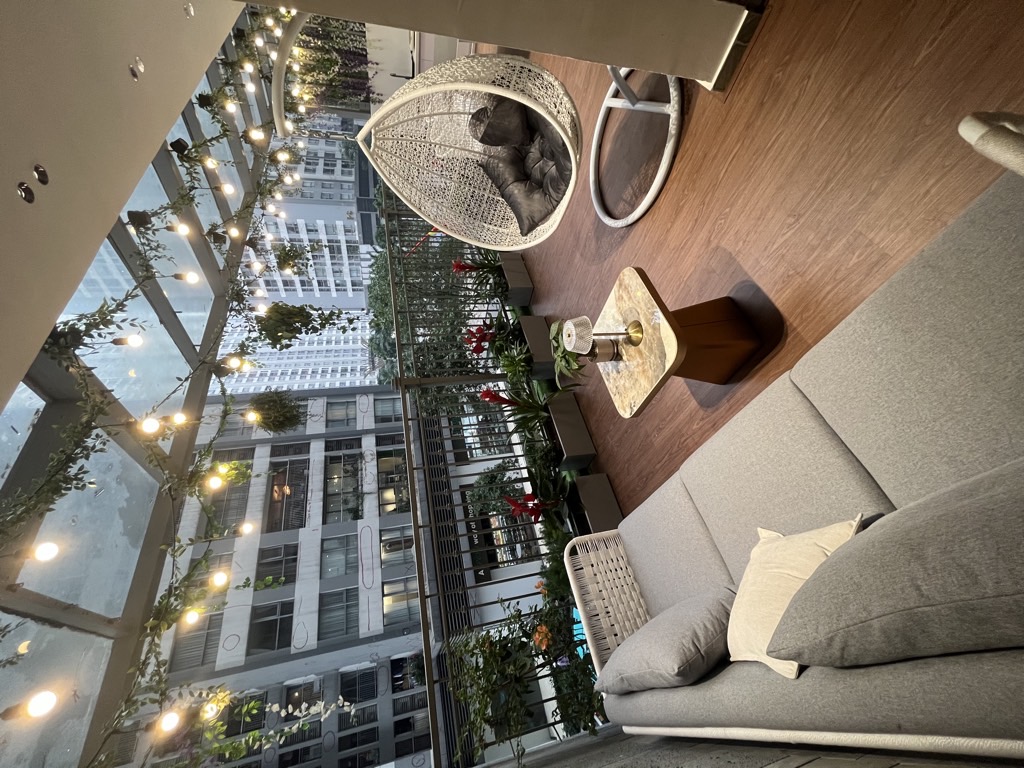 Bán nhà Hai Bà Trưng - diện tích 110m2 35 tầng - Căn hộ sang trọng như penthouse đẳng cấp 5* - giá 15,8 tỷ