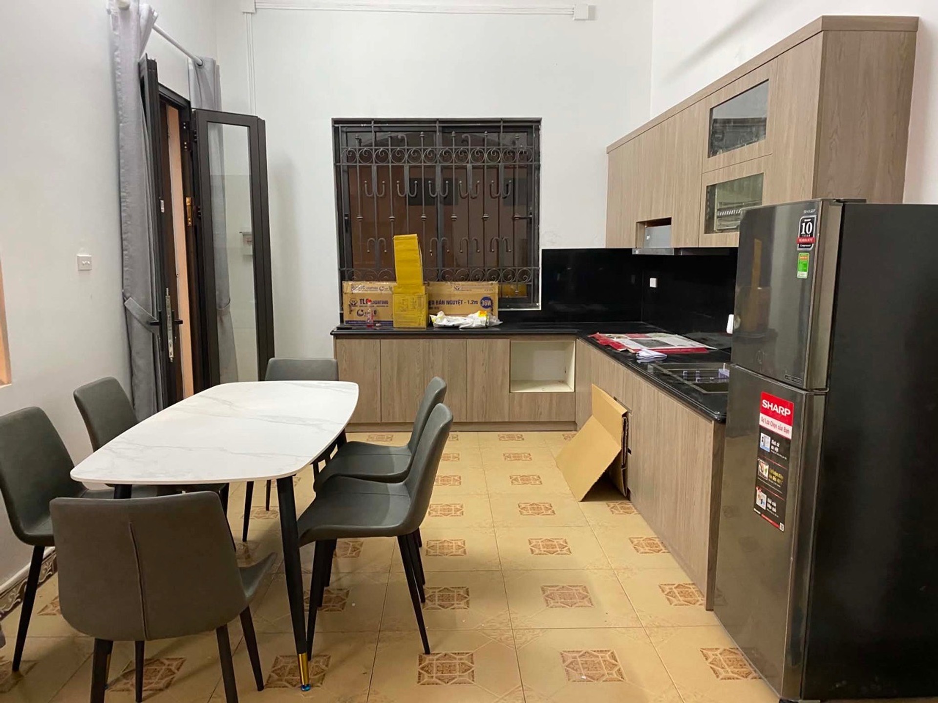 Bán nhà Minh Khai - diện tích 180m2 3 tầng - Nhà thoáng, full nội thất - giá 30 tỷ