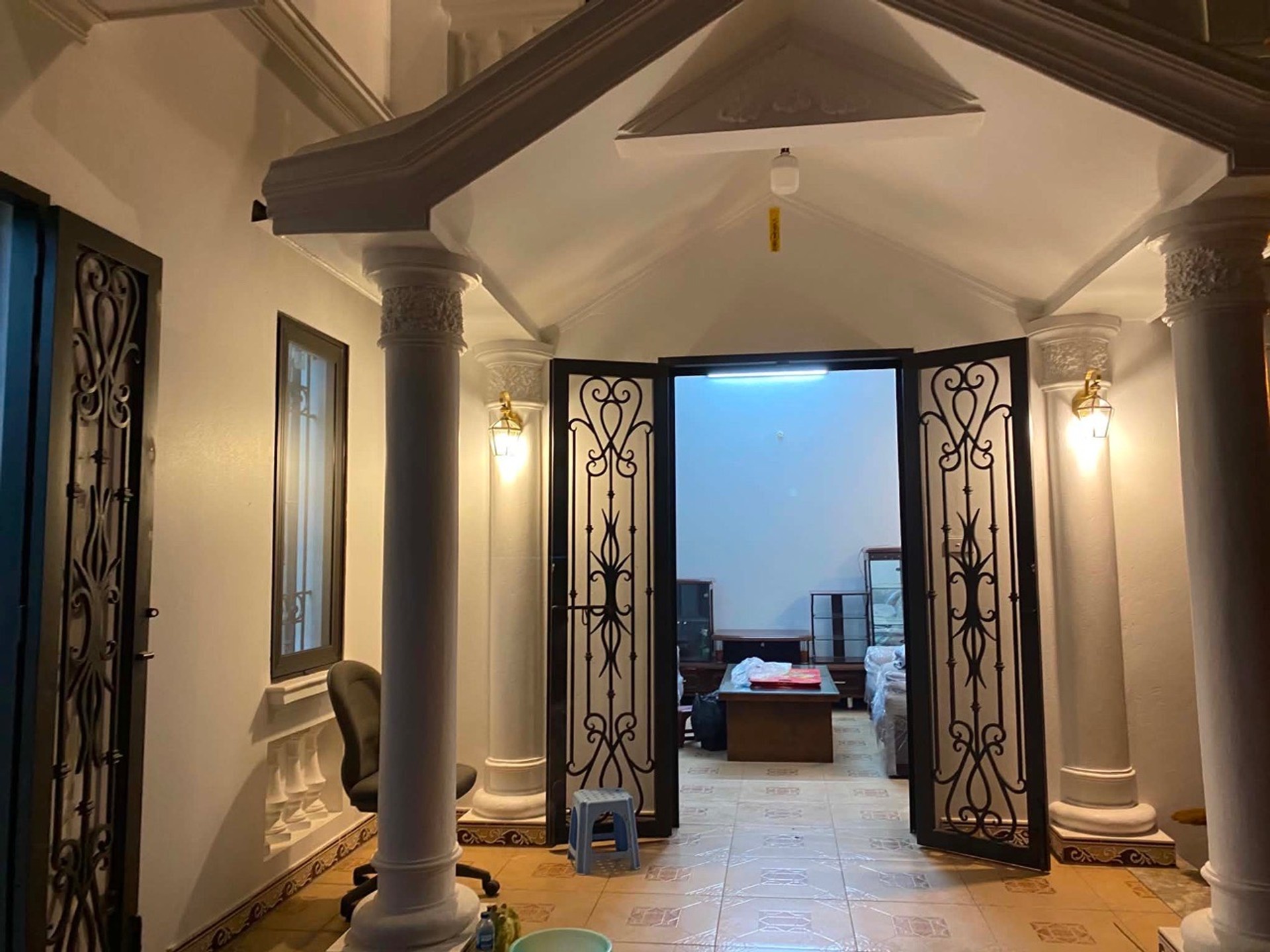 Bán nhà Minh Khai - diện tích 180m2 3 tầng - Nhà thoáng, full nội thất - giá 30 tỷ
