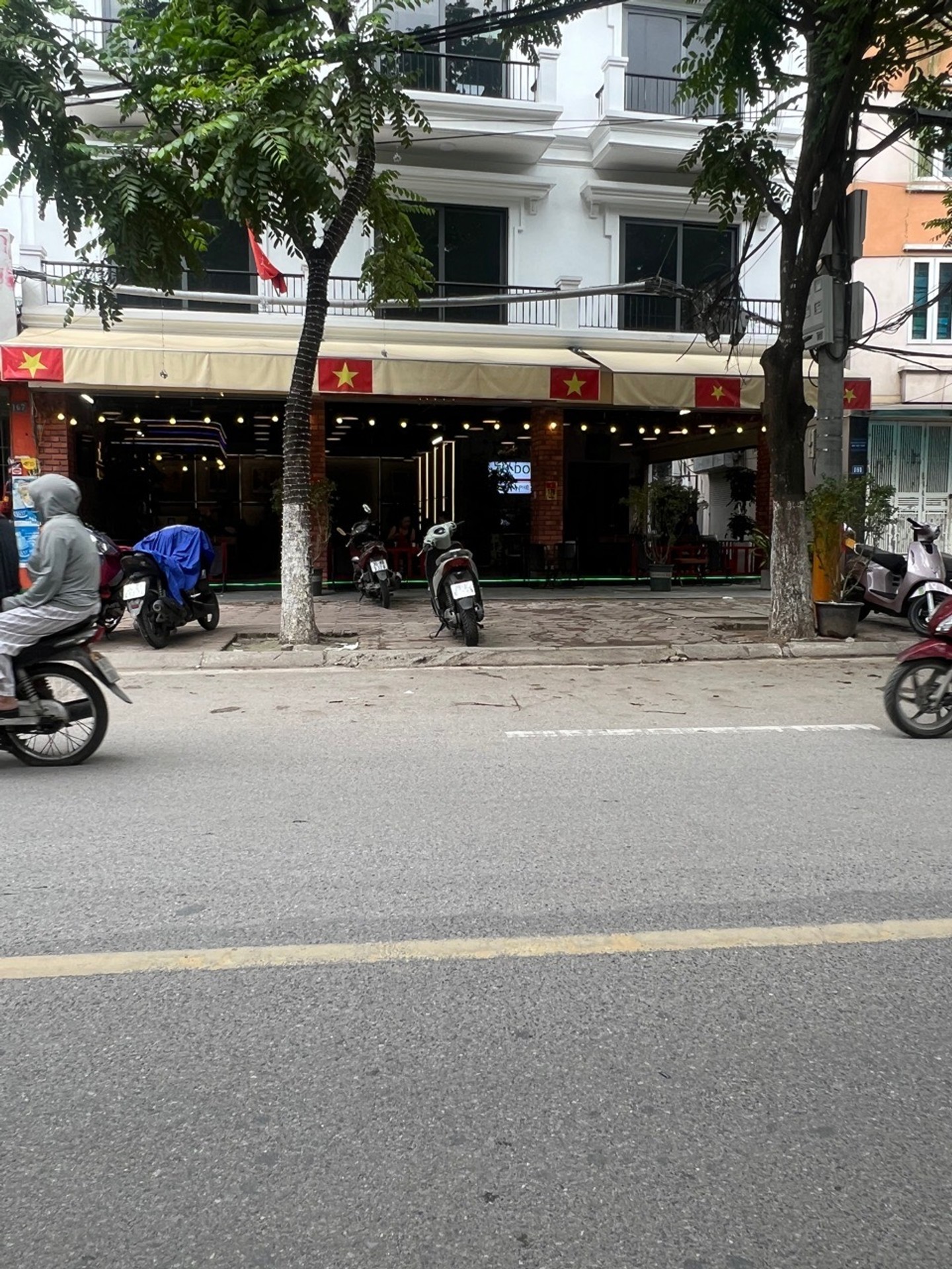 Bán nhà Minh Khai - diện tích 180m2 3 tầng - Nhà thoáng, full nội thất - giá 30 tỷ