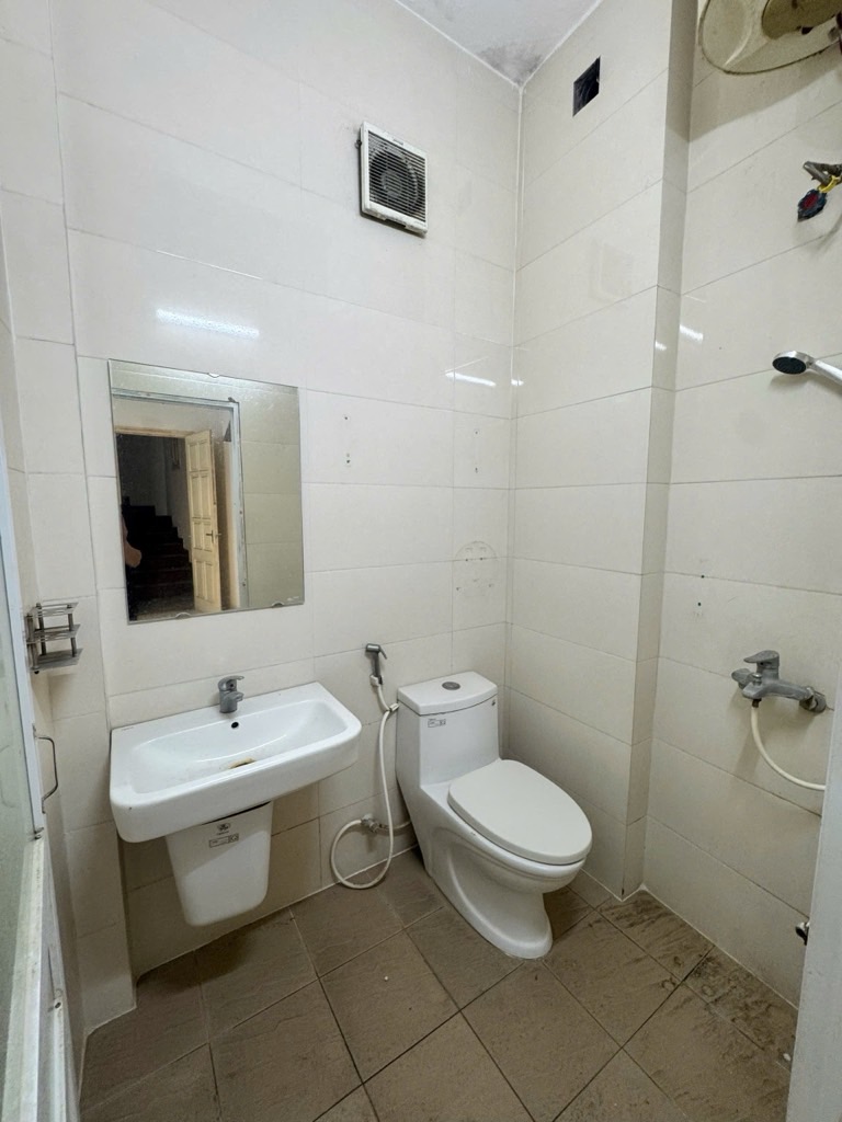 Bán nhà Ô Đồng Lầm - diện tích 103m2 5 tầng - Lô góc 2 mặt thoáng - giá 36,75 tỷ