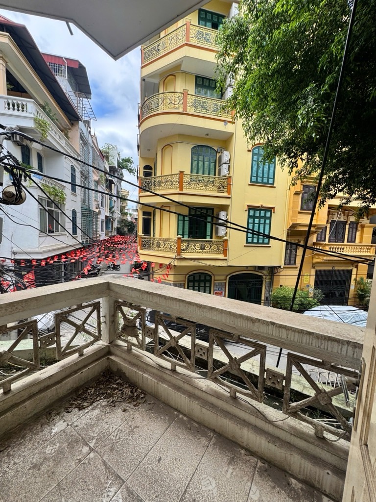 Bán nhà Ô Đồng Lầm - diện tích 103m2 5 tầng - Lô góc 2 mặt thoáng - giá 36,75 tỷ