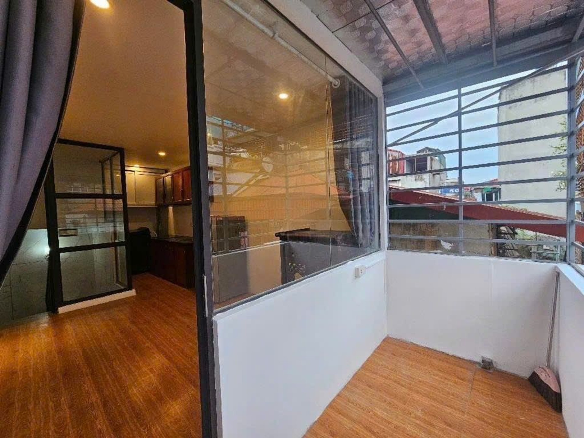 Bán nhà Trương Định - diện tích 21m2 4 tầng - Mặt ngõ thông, kinh doanh - giá 6,39 tỷ