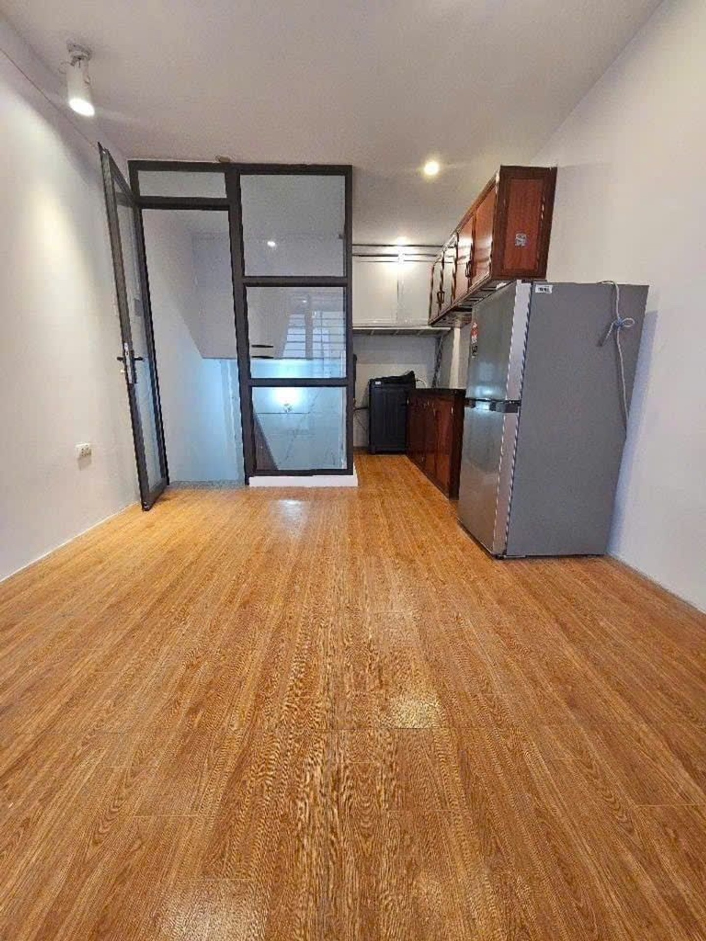 Bán nhà Trương Định - diện tích 21m2 4 tầng - Mặt ngõ thông, kinh doanh - giá 6,39 tỷ
