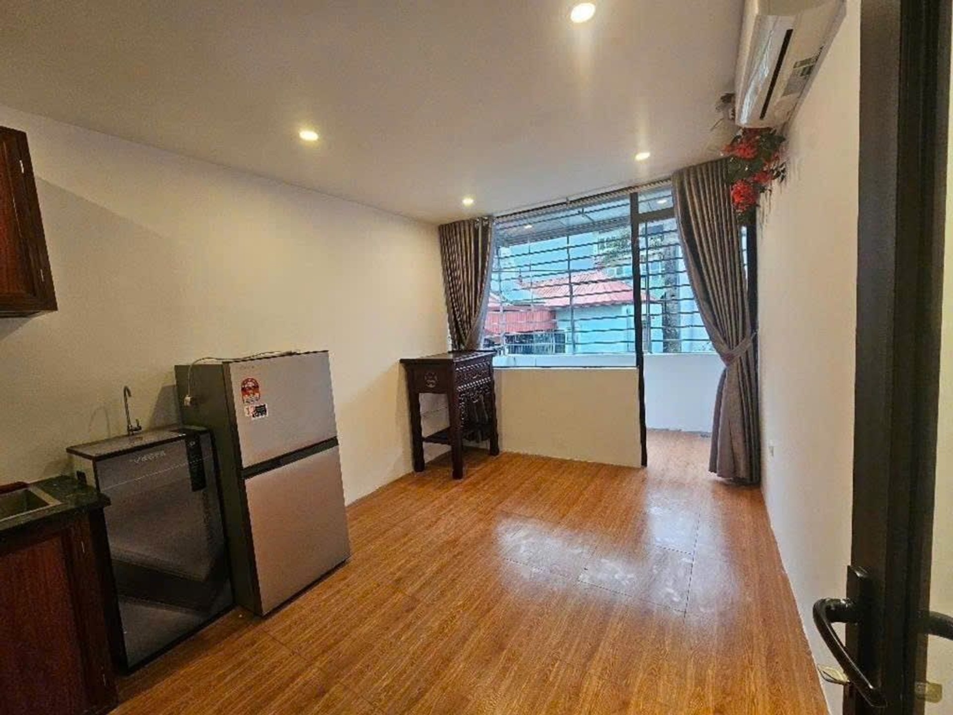 Bán nhà Trương Định - diện tích 21m2 4 tầng - Mặt ngõ thông, kinh doanh - giá 6,39 tỷ