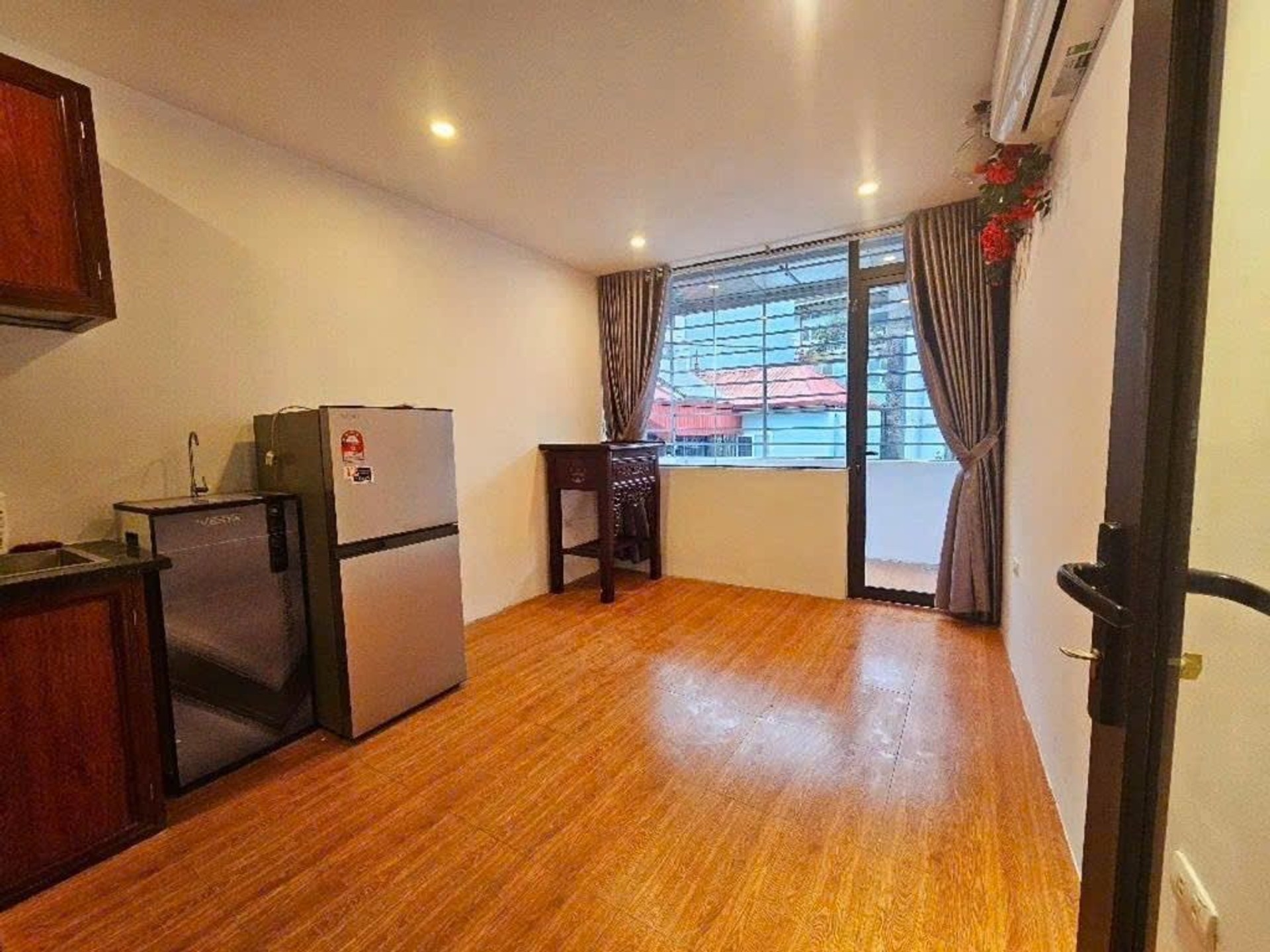 Bán nhà Trương Định - diện tích 21m2 4 tầng - Mặt ngõ thông, kinh doanh - giá 6,39 tỷ