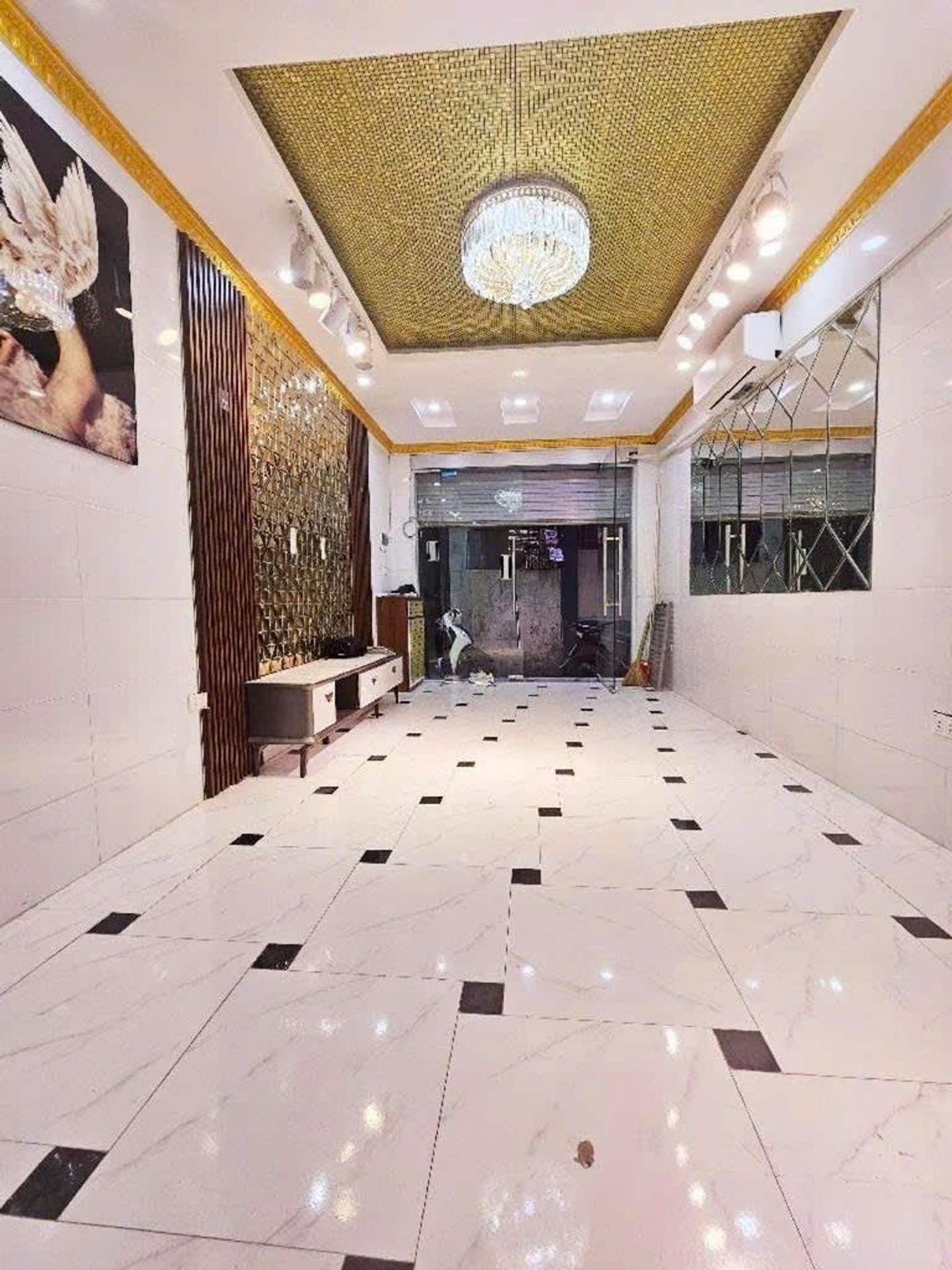 Bán nhà Trương Định - diện tích 21m2 4 tầng - Mặt ngõ thông, kinh doanh - giá 6,39 tỷ